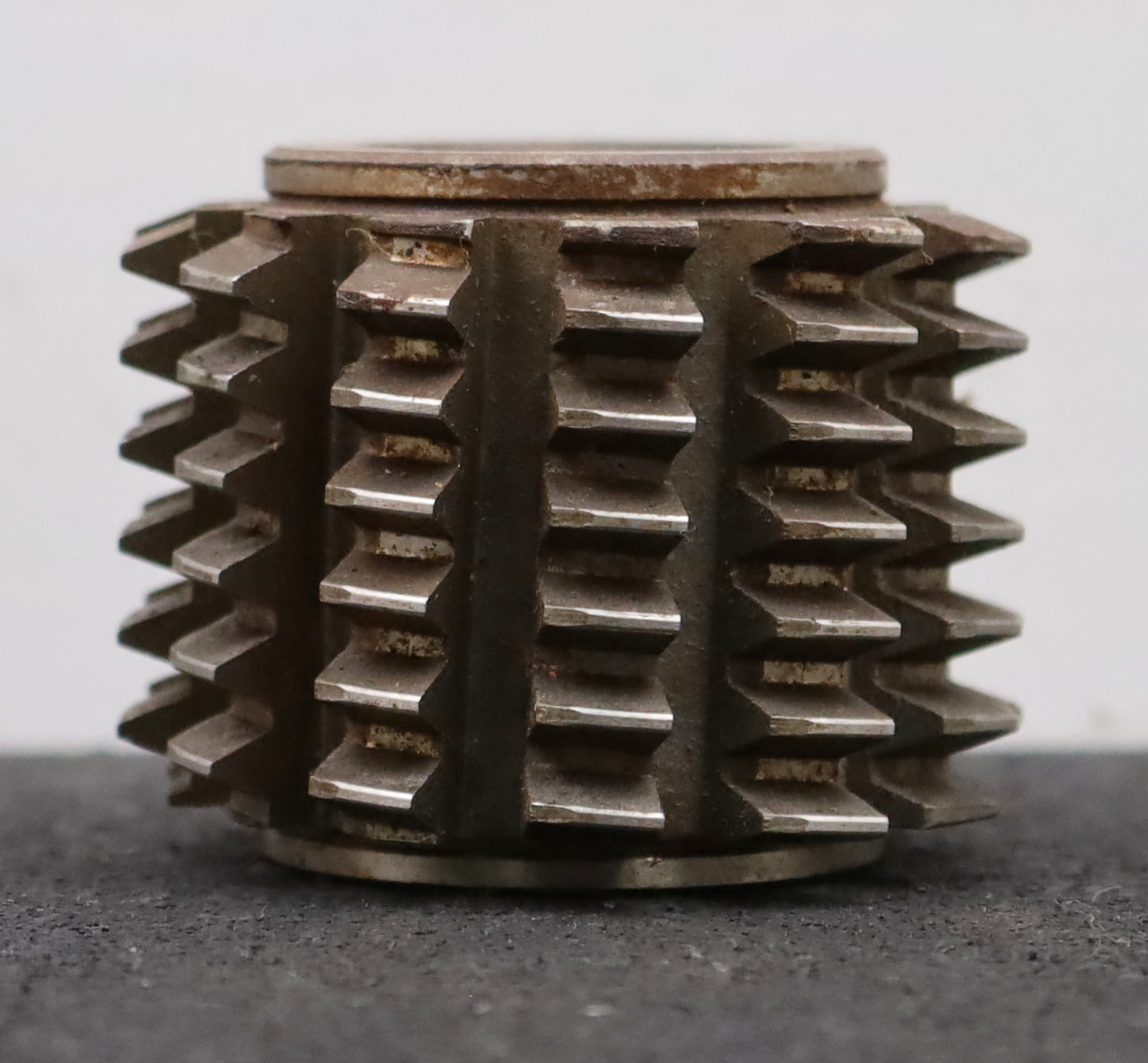 Bild des Artikels PWS-Zahnrad-Wälzfräser-m=2,0mm-BPIII-DIN-3972-EGW-20°-Ø63x48xØ27mm-12-Spannuten