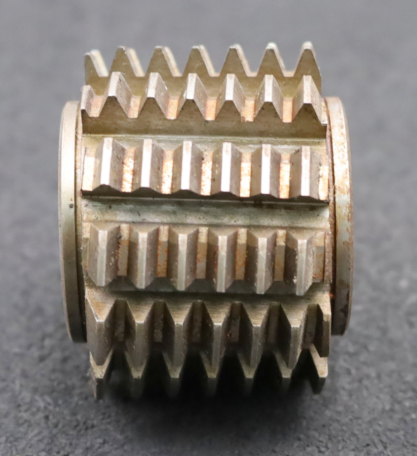 Bild des Artikels PWS-Zahnrad-Wälzfräser-m=2,0mm-BPIII-DIN-3972-EGW-20°-Ø63x48xØ27mm-12-Spannuten