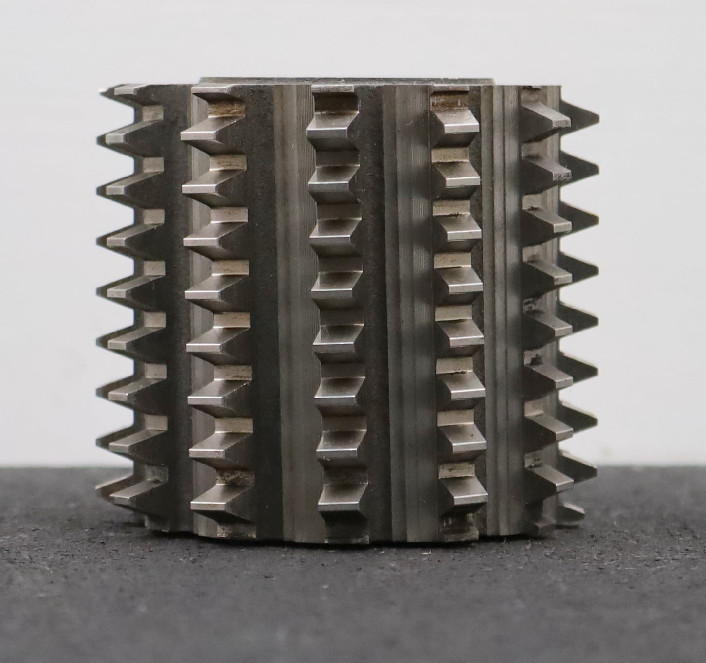 Bild des Artikels Zahnrad-Wälzfräser-m=2,5mm-EGW-20°-Ø79x70xØ32mm-LKN-1gg.-Rechts-spiralgenutet-!