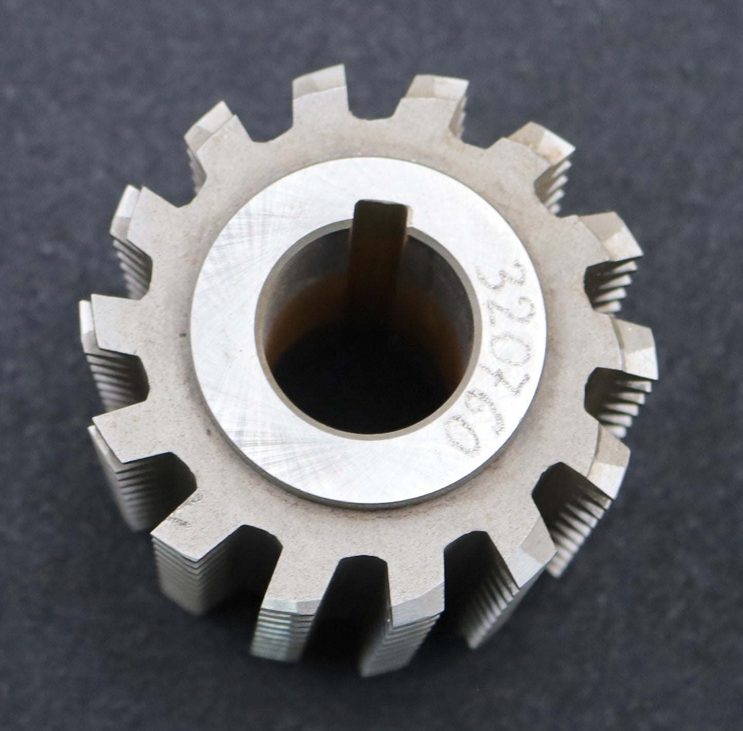 Bild des Artikels PWS-Zahnrad-Wälzfräser-m=2,0mm-BPII-DIN-3972-EGW-20°-Ø98x106xØ32mm-HSS