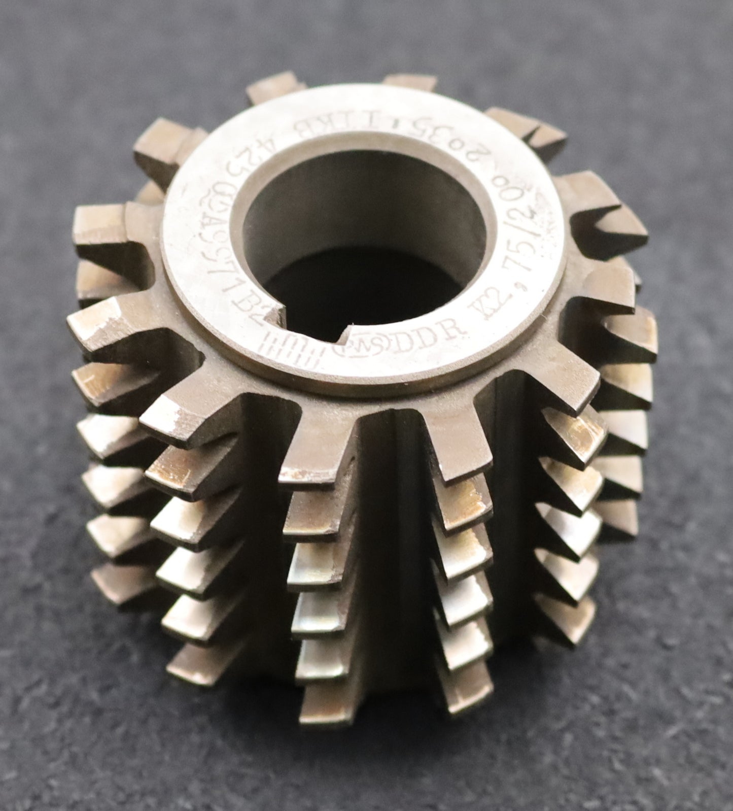 Bild des Artikels PWS-Zahnrad-Wälzfräser-m=2,75mm-BPII-DIN-3972-EGW-20°-Ø70x58xØ27mm-gebraucht