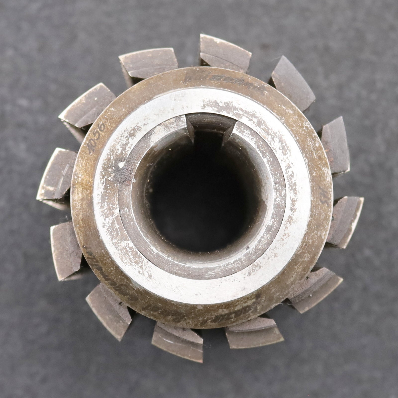 Bild des Artikels SAAZOR-Zahnrad-Wälzfräser-m=2,0mm-EGW-20°-Ø79x81xØ27mm-LKN-1gg.-Links-gebraucht