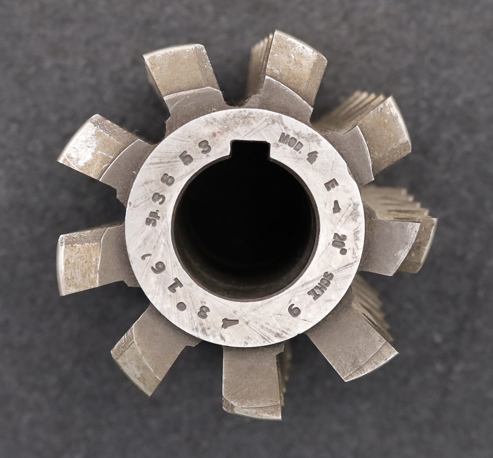 Bild des Artikels STOCK-Zahnrad-Wälzfräser-m=4,0mm-EGW-20°-Ø77x81x27mm-LKN-1gg.-Rechts-Rest:-80%