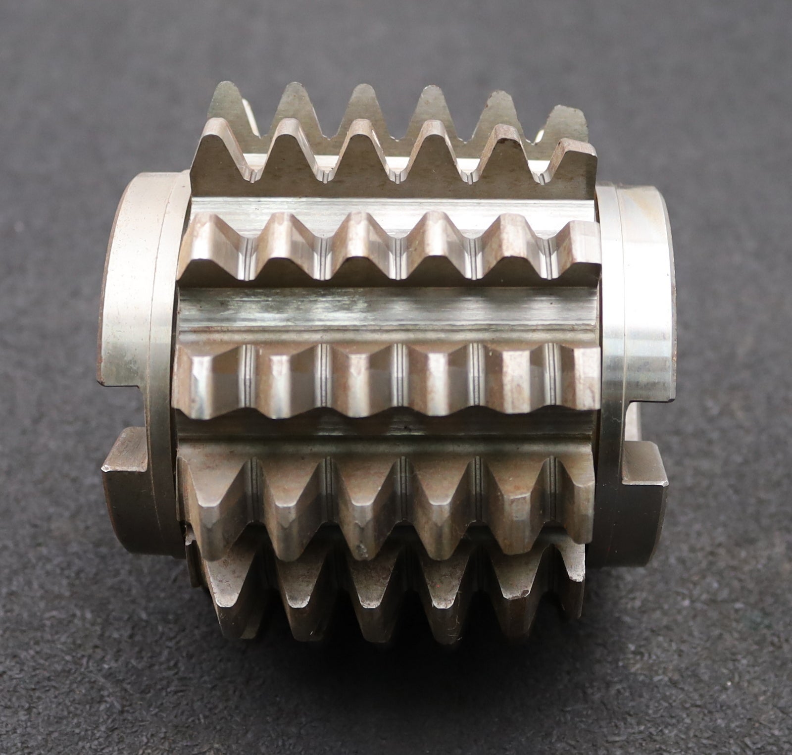 Bild des Artikels KLINGENBERG-Zahnrad-Wälzfräser-gear-hob-m=-4,0mm-EGW-20°-Ø109x100x32mm-Axialnut