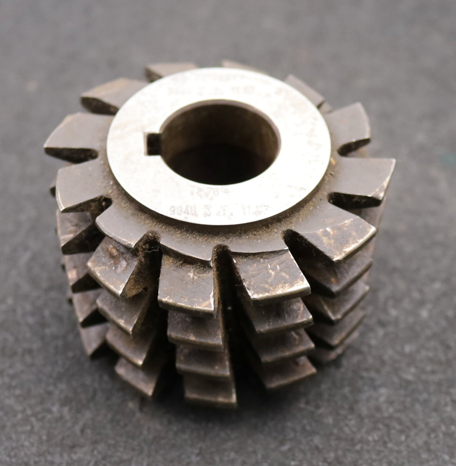 Bild des Artikels Zahnrad-Wälzfräser-gear-hob-m=-4,0mm-EGW-20°-Ø82x61x27mm-mit-LKN-2gg.-Rechts