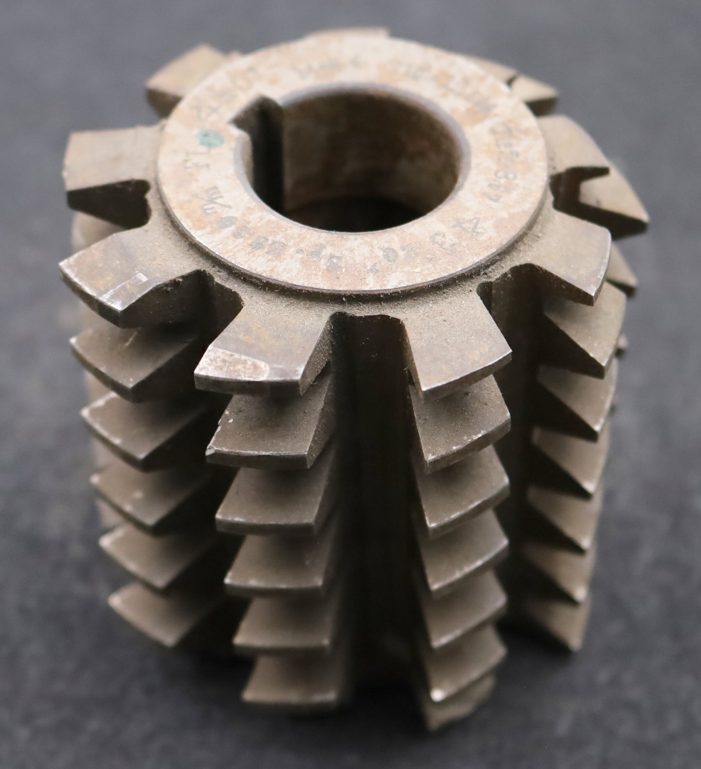 Bild des Artikels LEIMBACH-Zahnrad-Wälzfräser-m=-4,0mm-EGW-20°-Ø77x81xØ27mm-mit-LKN-1gg.-Rechts