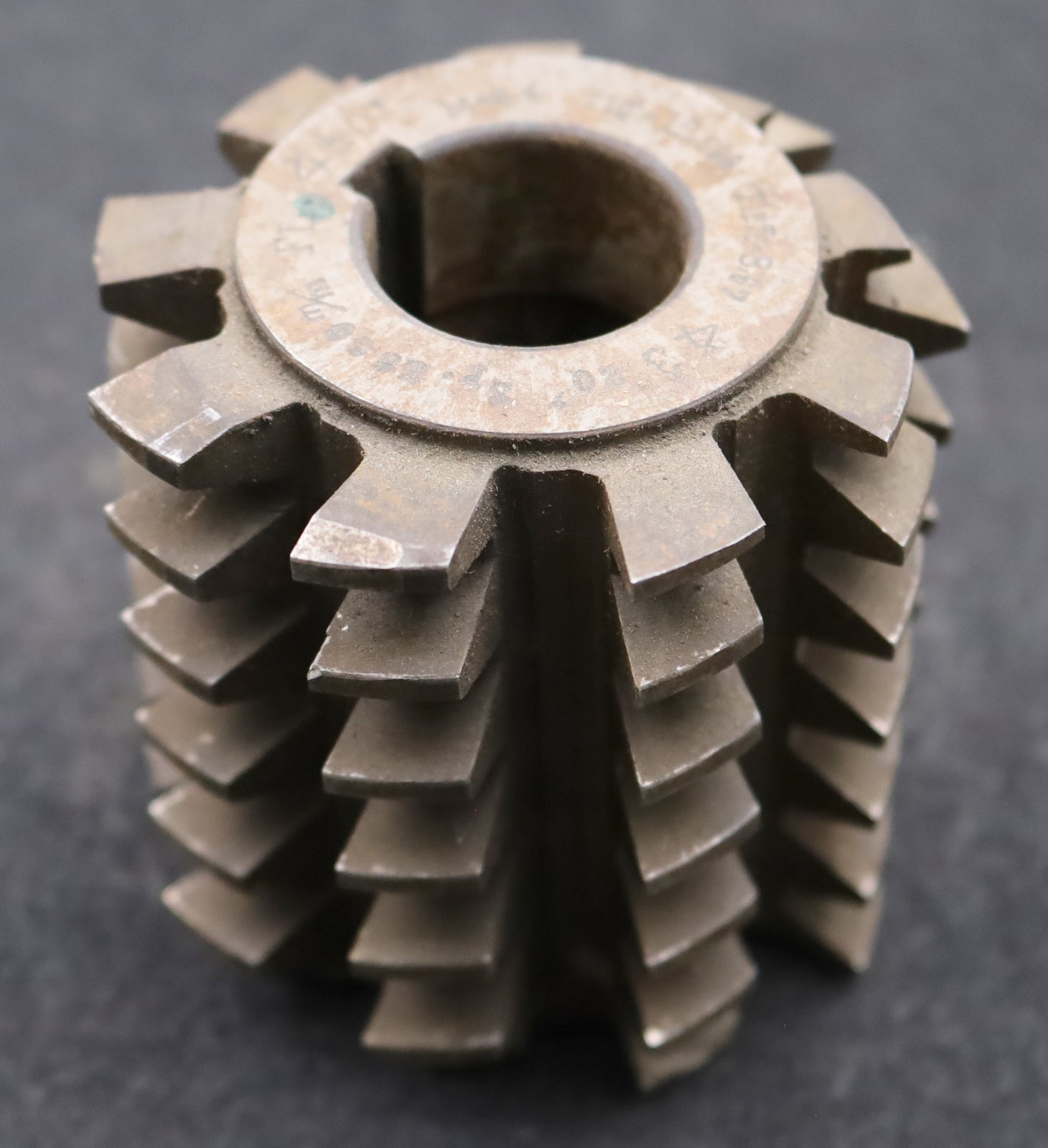 Bild des Artikels LEIMBACH-Zahnrad-Wälzfräser-m=-4,0mm-EGW-20°-Ø77x81xØ27mm-mit-LKN-1gg.-Rechts