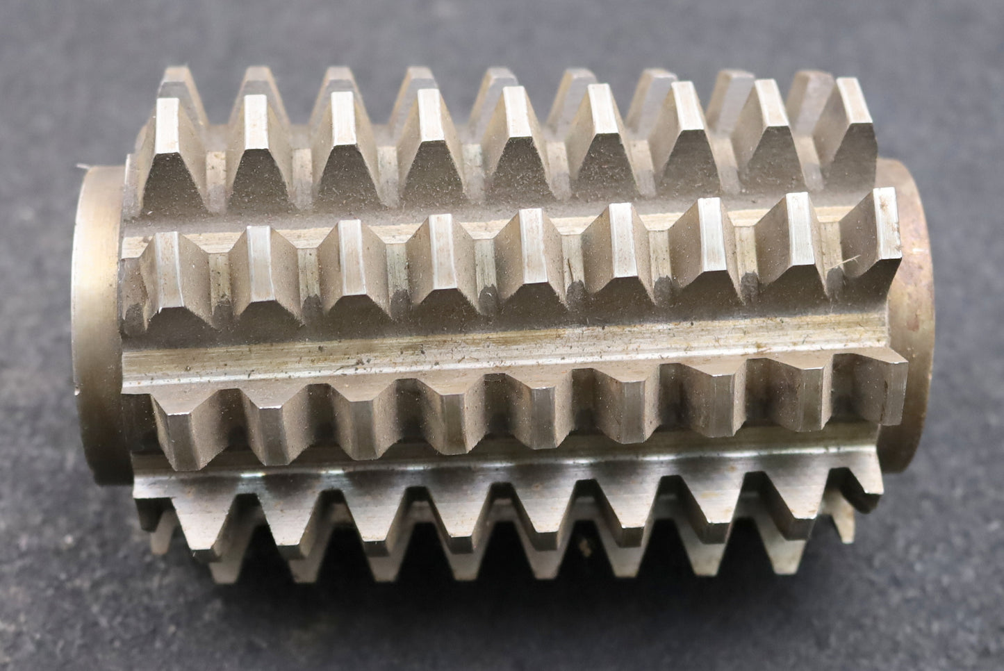 Bild des Artikels Zahnrad-Wälzfräser-m=-4,0mm-EGW-20°-Ø81x124xØ27mm-mit-LKN-1gg.-Rechts