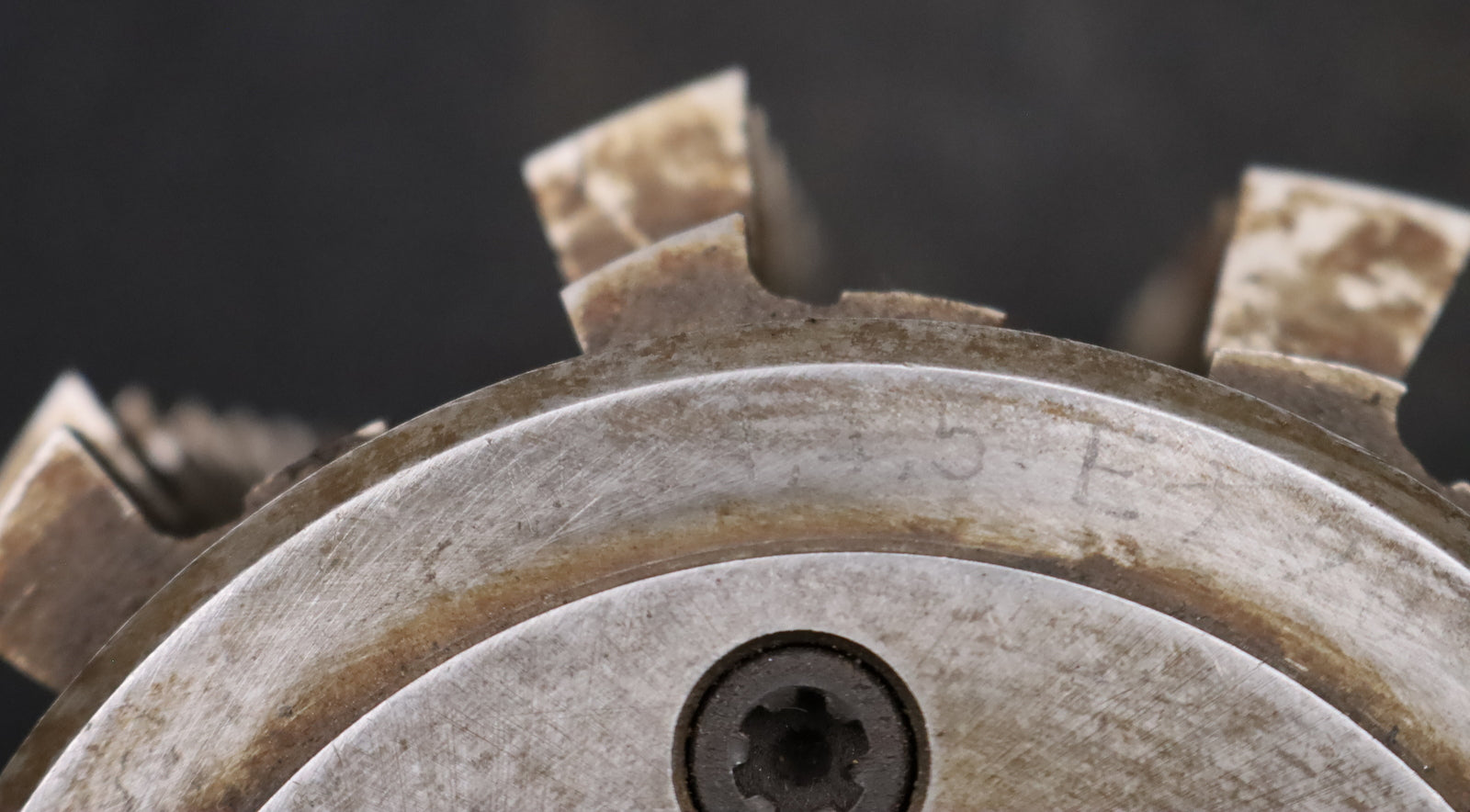 Bild des Artikels DROGEMEYER-Zahnrad-Wälzfräser-m=-4,5mm-EGW-20°-Ø123x121xØ40mm-mit-LKN-1gg.-LINKS