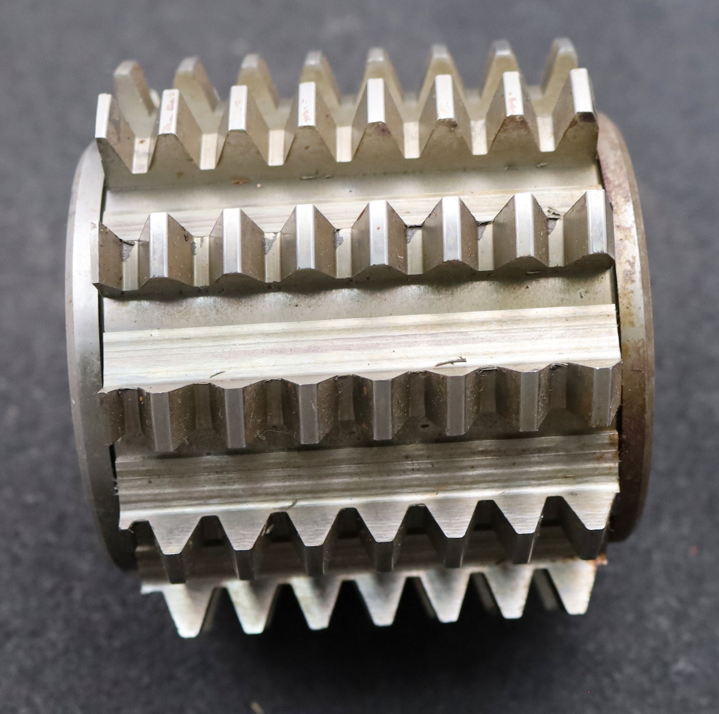 Bild des Artikels DROGEMEYER-Zahnrad-Wälzfräser-m=-3,5mm-EGW-20°-BPI-nach-DIN-3972-Ø105x104xØ32mm
