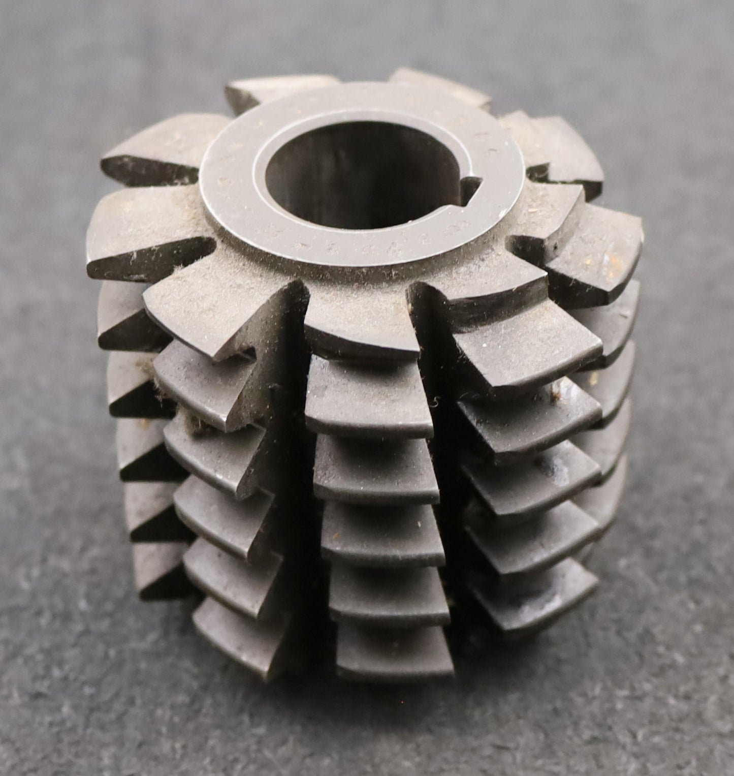 Bild des Artikels STOCK-Zahnrad-Wälzfräser-m=-3,75mm-EGW-20°-Ø80x75xØ27mm-mit-LKN-1gg.-Rechts