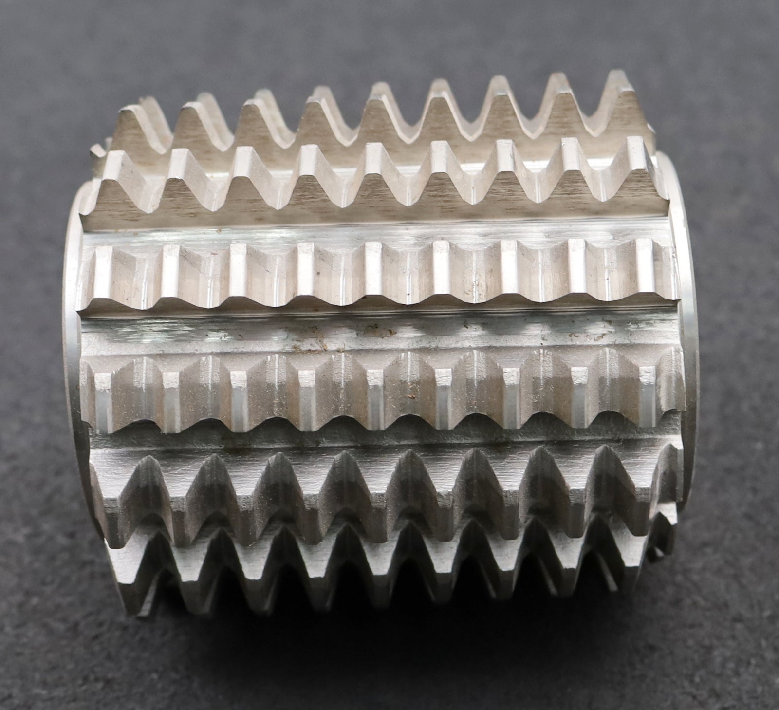 Bild des Artikels PWS-Zahnrad-Wälzfräser-m=-3,5mm-EGW-20°-BPII-nach-DIN-3972-Ø100x108xØ40mm