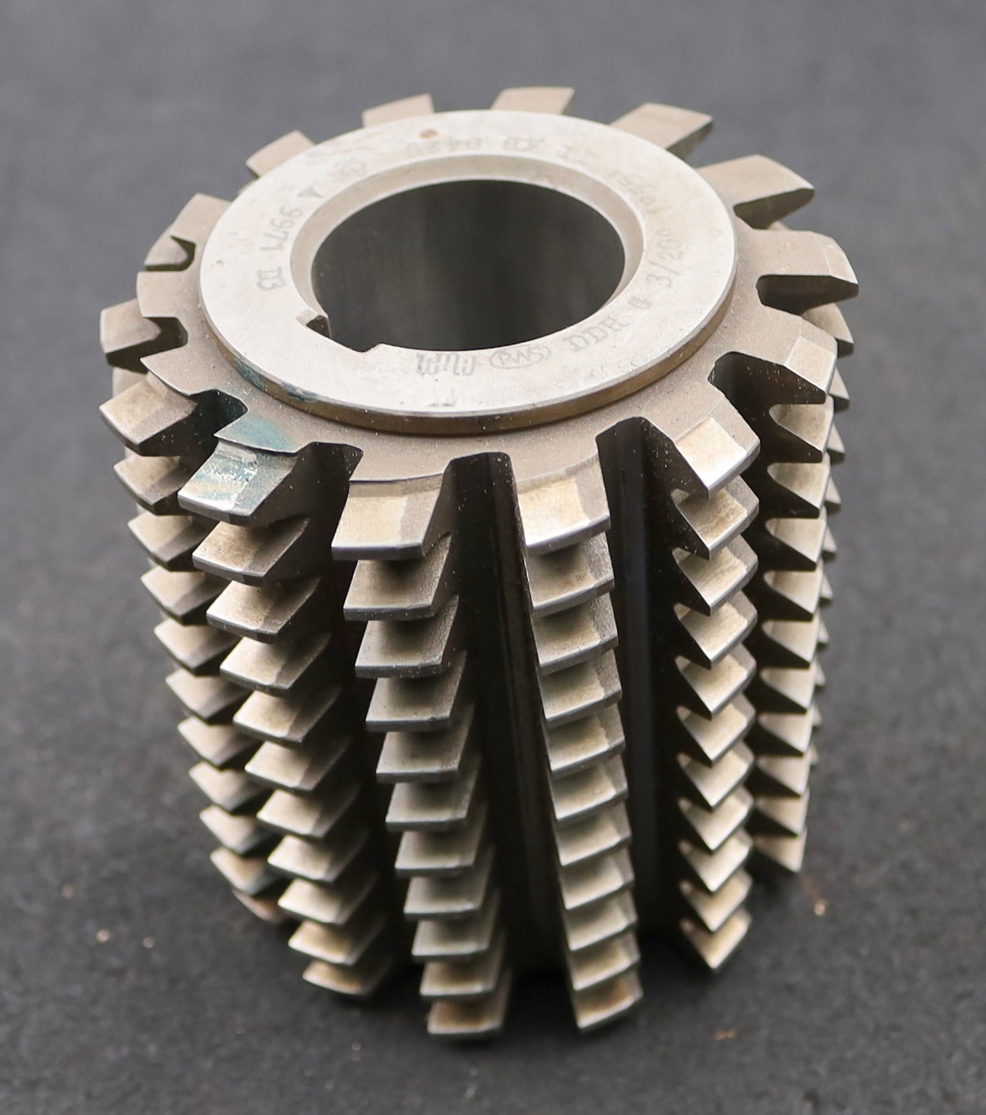 Bild des Artikels PWS-Zahnrad-Wälzfräser-m=-3,0mm-EGW-20°-Ø100x108xØ40mm-LKN-BPII-nach-DIN-3972-