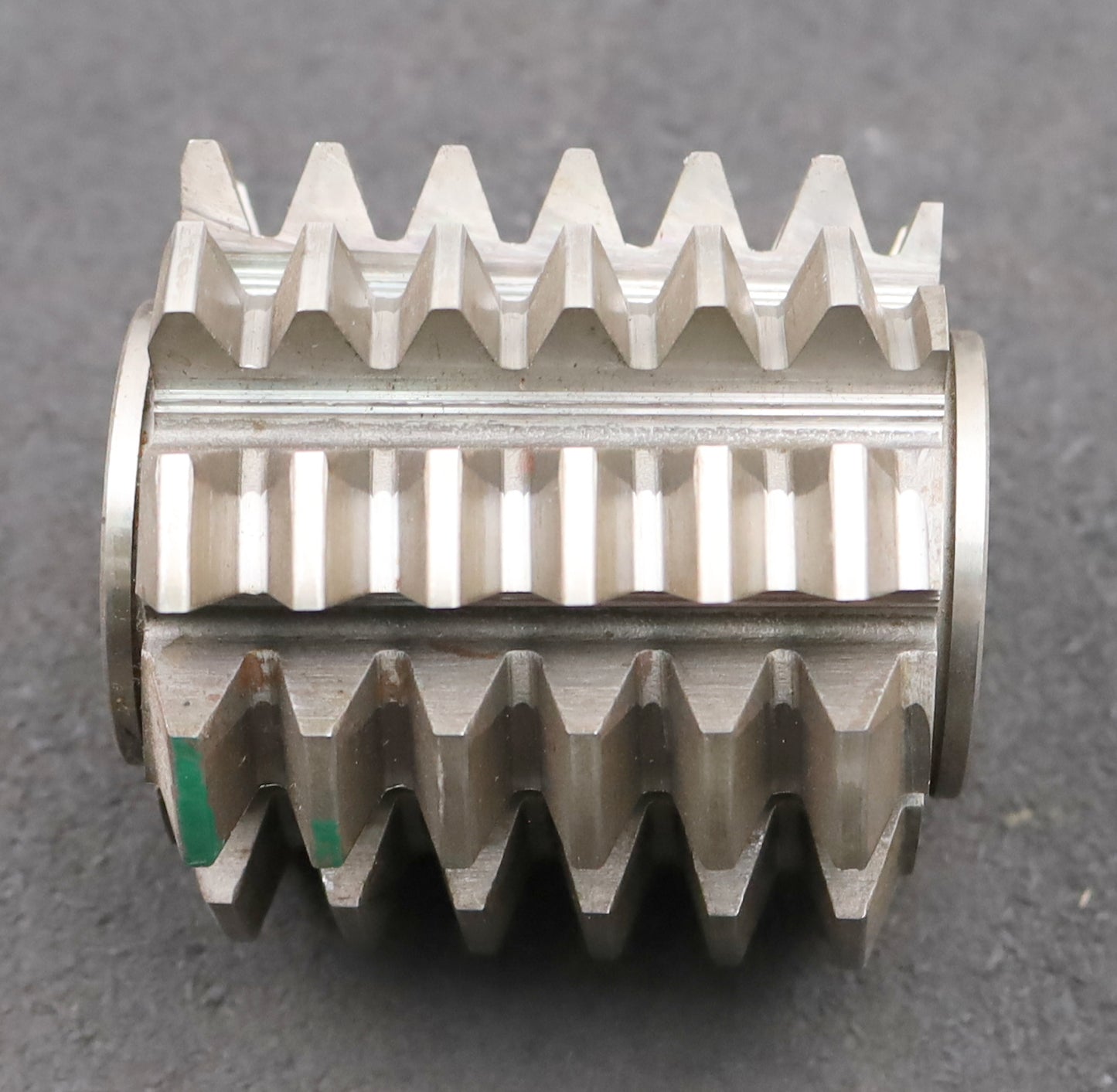 Bild des Artikels PWS-Zahnrad-Wälzfräser-m=-3,25mm-EGW-20°-BPIII-nach-DIN-3972-Ø80x70xØ32mm