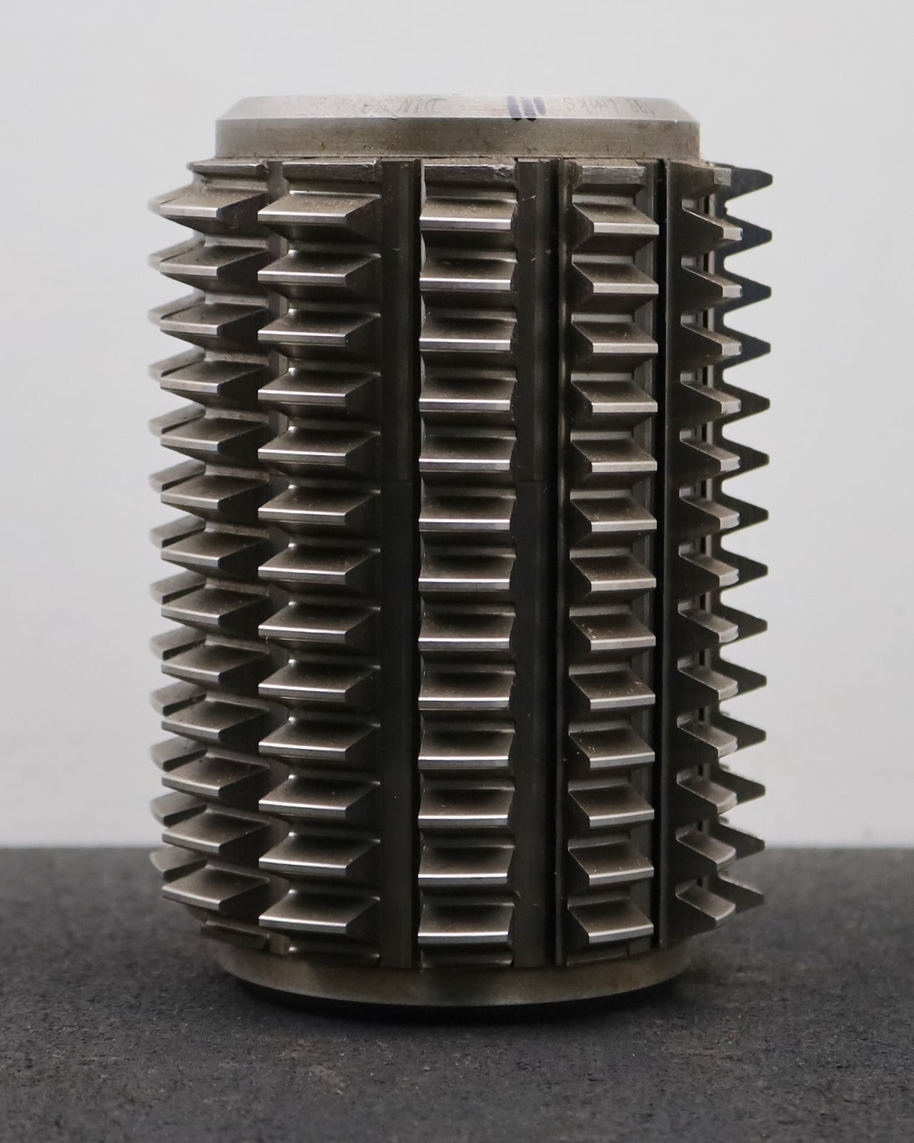 Bild des Artikels SAAZOR-Zahnrad-Wälzfräser-m=-3,0mm-EGW-20°-BPIII-DIN-3972-Ø115x182xØ32mm-mit-LKN