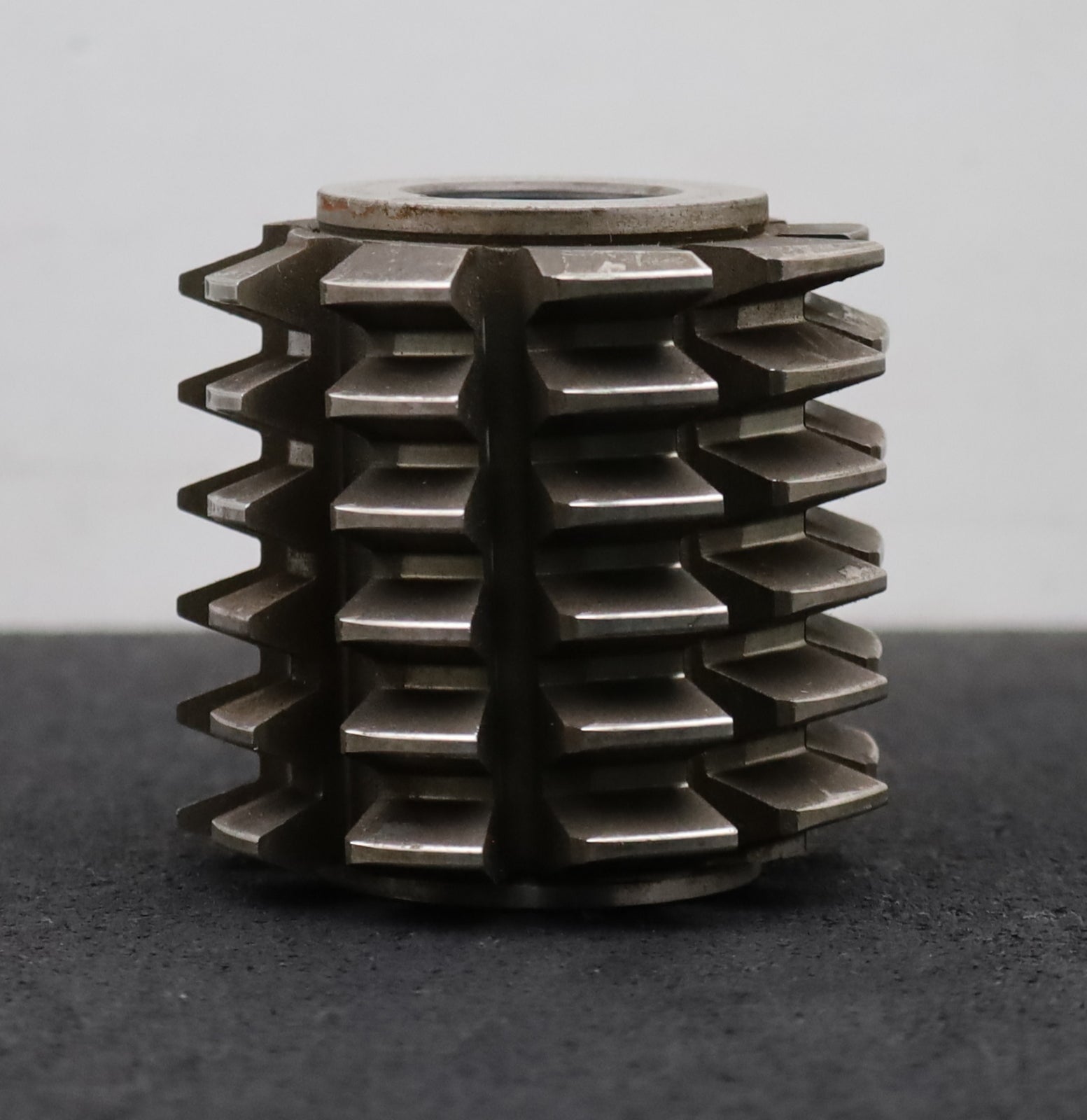 Bild des Artikels FETTE-Zahnrad-Wälzfräser-m=-3,75mm-EGW-20°-BPIII-nach-DIN-3972-Ø79x75xØ27mm-LKN