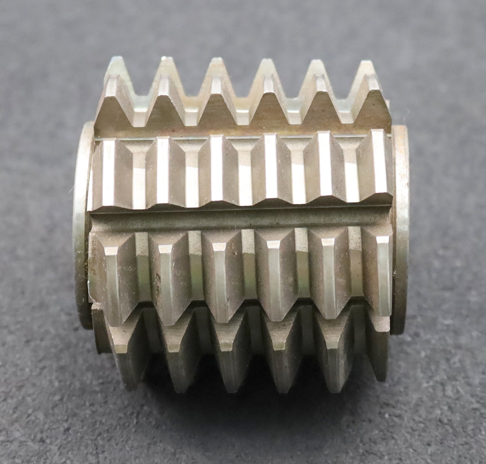 Bild des Artikels FETTE-Zahnrad-Wälzfräser-m=-3,75mm-EGW-20°-BPIII-nach-DIN-3972-Ø79x75xØ27mm-LKN