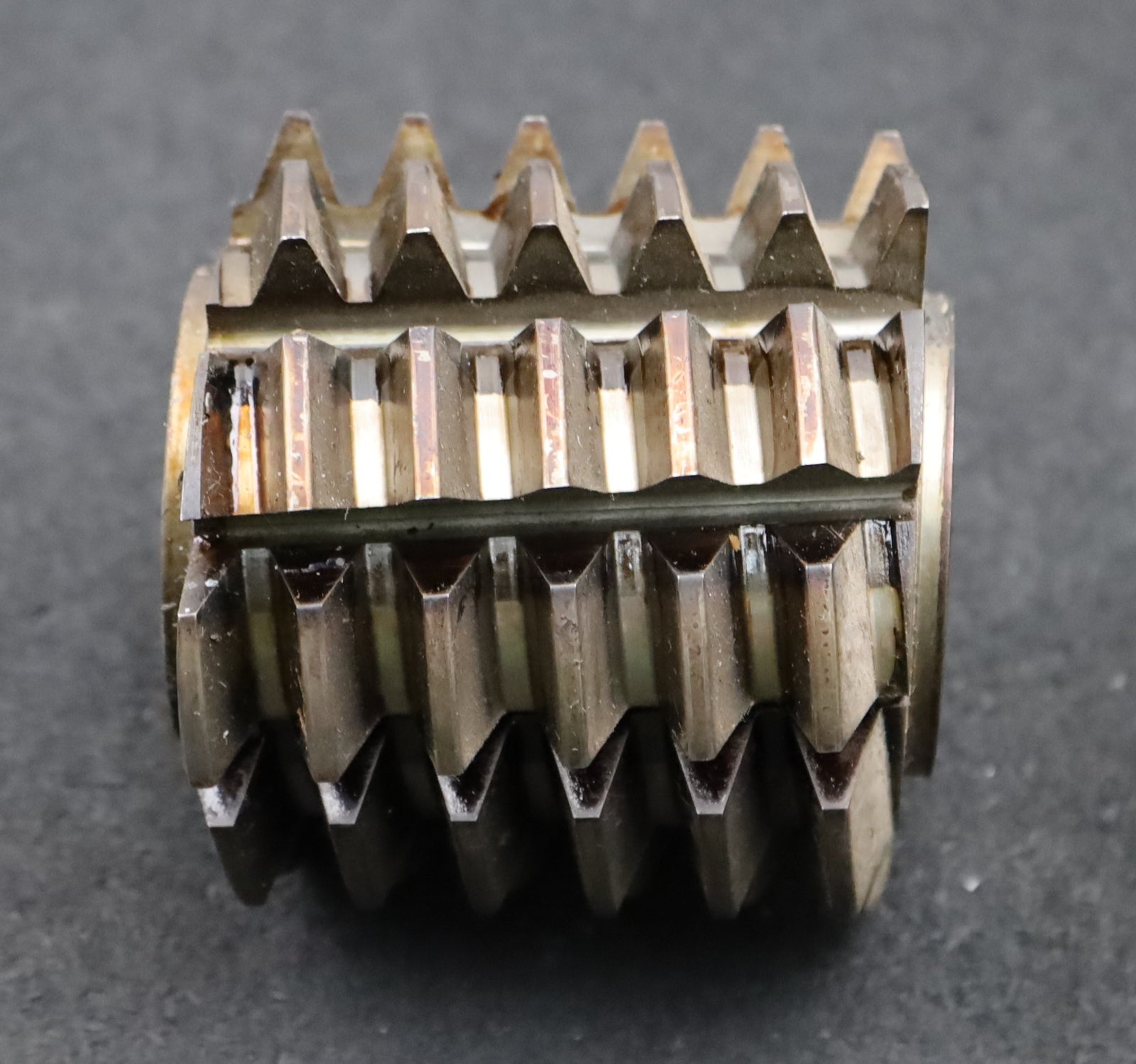 Bild des Artikels HENTZEN-Zahnrad-Wälzfräser-m=-3,75mm-EGW-20°-BPIII-nach-DIN-3972-Ø81x75xØ27mm