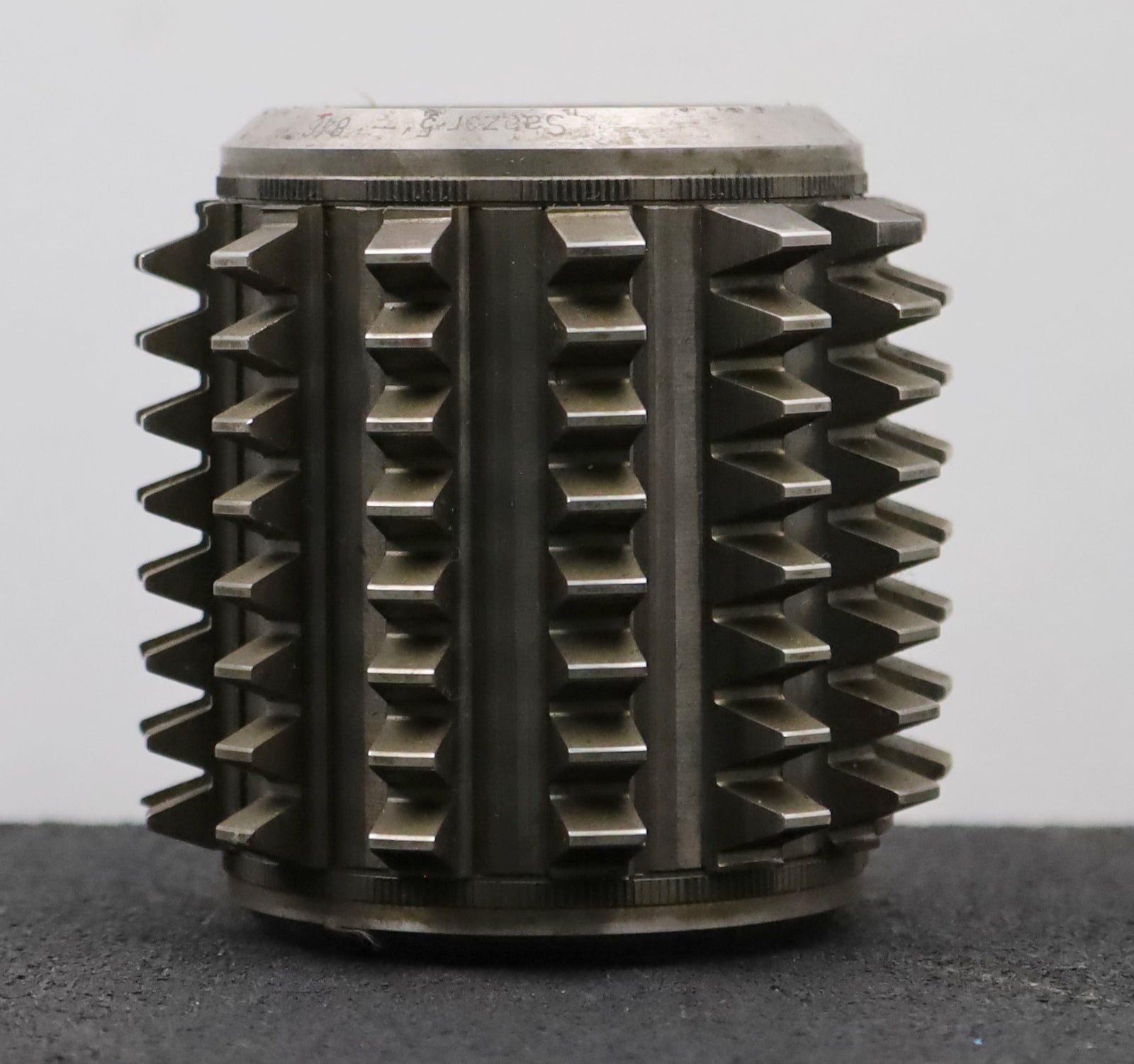 Bild des Artikels SAAZOR-Zahnrad-Wälzfräser-gear-hob-m=-2,75mm-EGW-20°-BPIII-nach-DIN-3972