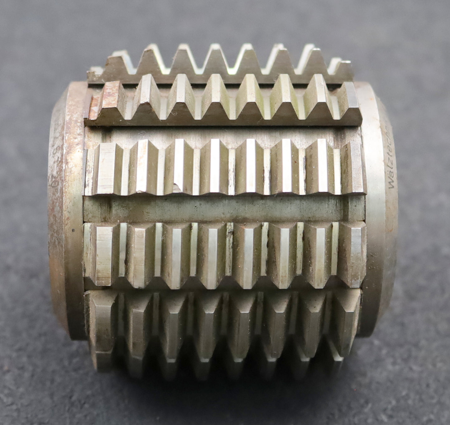 Bild des Artikels SAAZOR-Zahnrad-Wälzfräser-gear-hob-m=-2,5mm-EGW-20°-BPIII-nach-DIN-3972