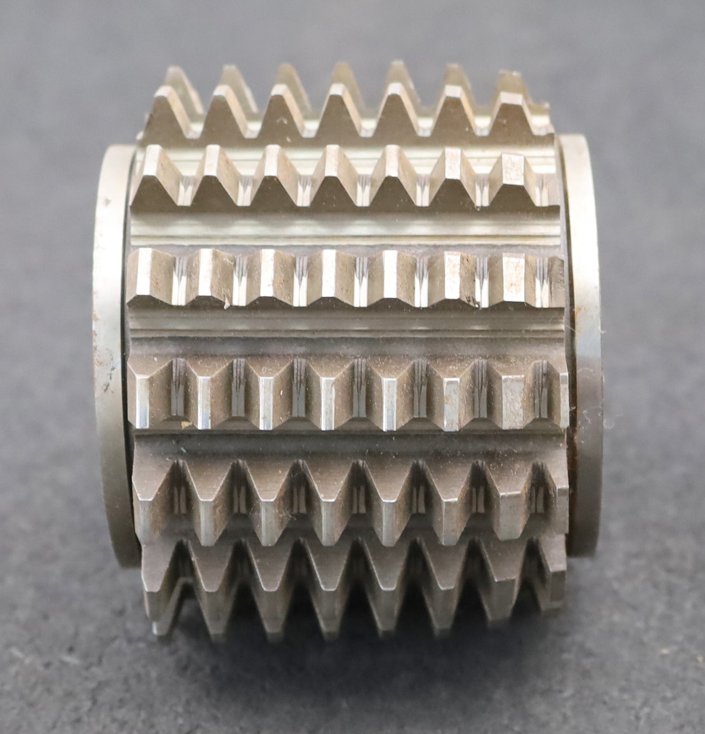 Bild des Artikels Zahnrad-Wälzfräser-gear-hob-m=-3,0mm-EGW-20°-Ø99x88xØ40mm-mit-LKN-1gg.-Links