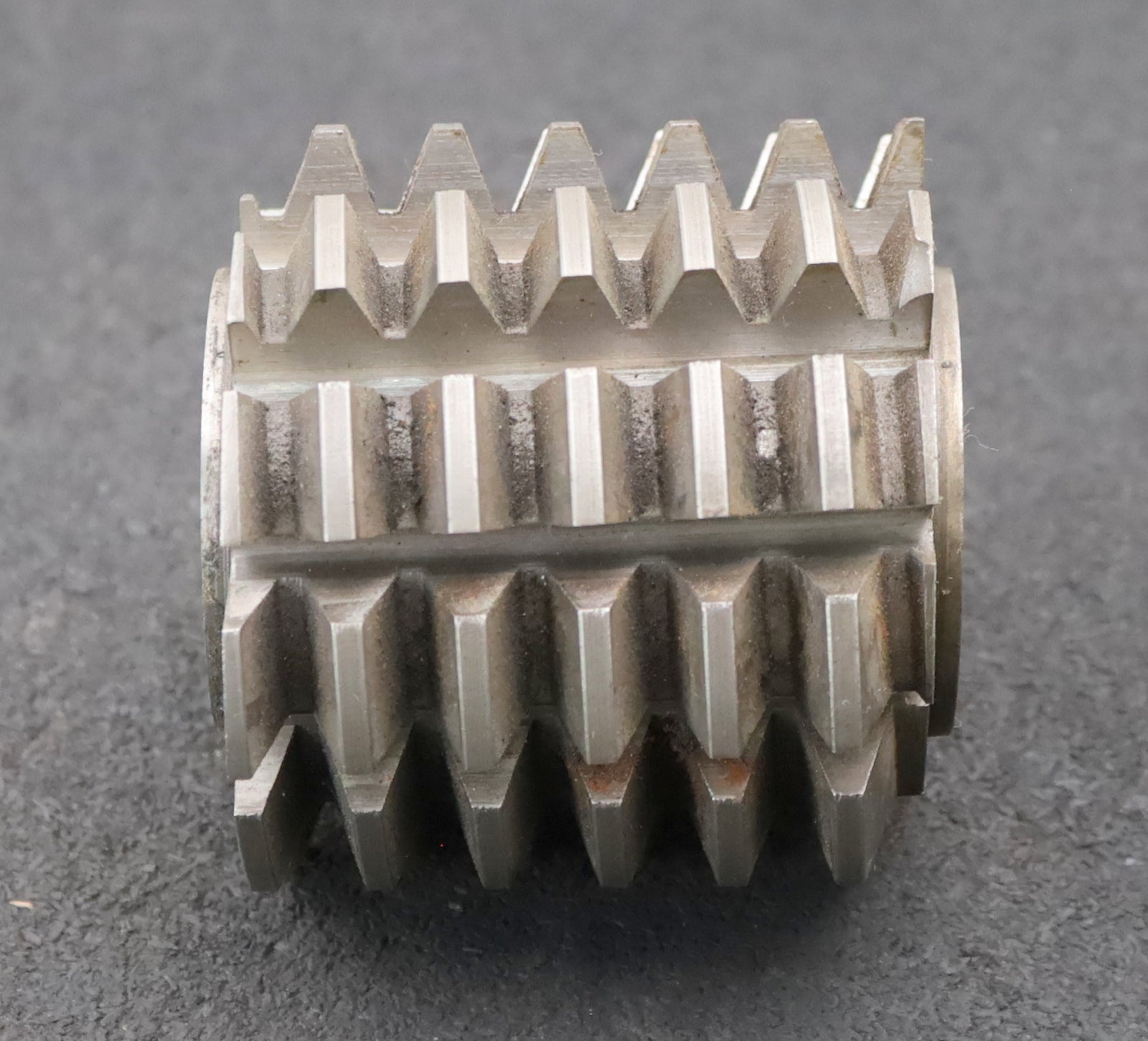 Bild des Artikels Zahnrad-Wälzfräser-gear-hob-m=-3,0mm-EGW-20°-Ø81x75xØ27mm-mit-LKN-1gg.-Rechts
