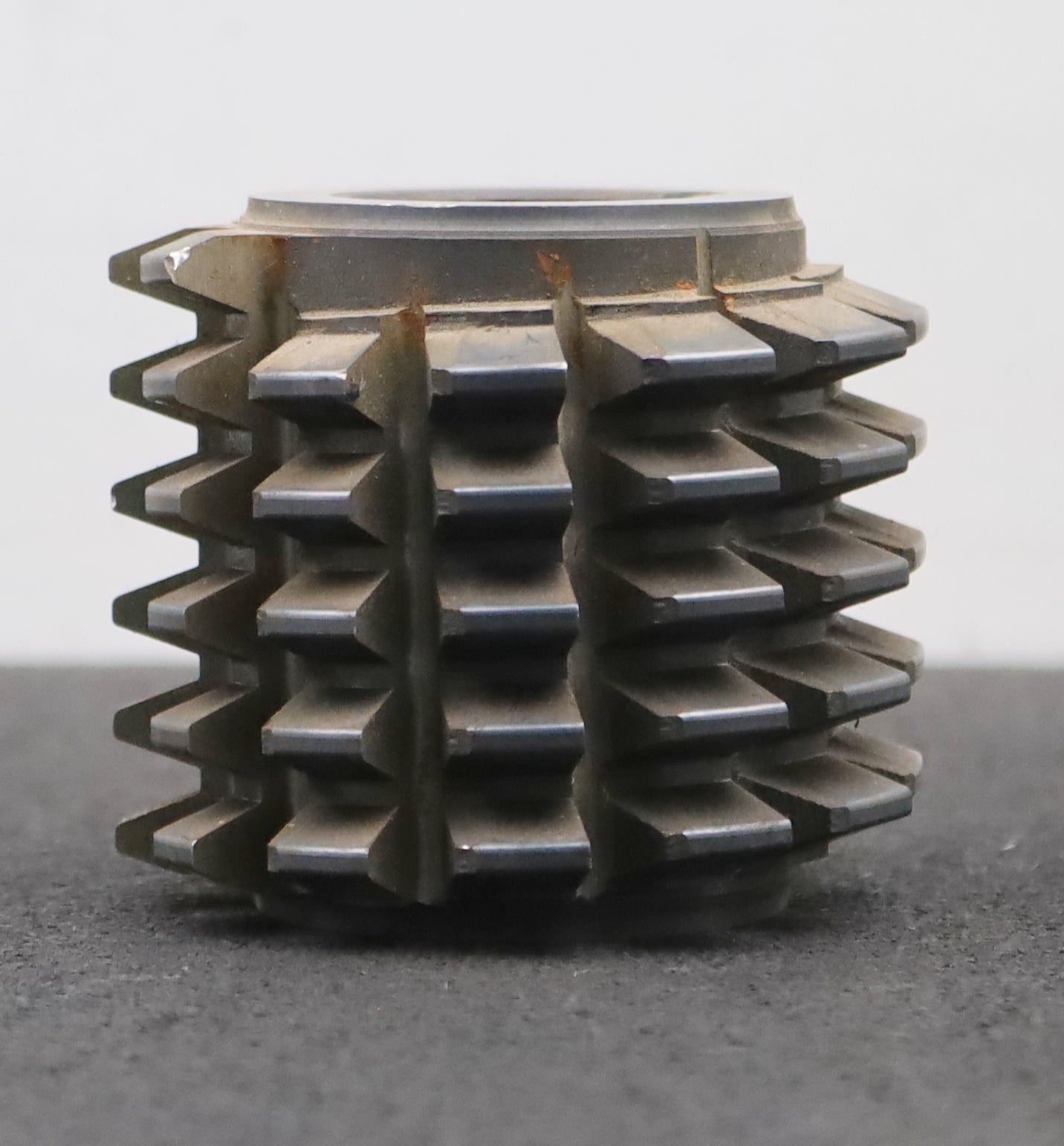 Bild des Artikels KL-Zahnrad-Wälzfräser-gear-hob-m=-3,5mm-EGW-20°-Ø80x69xØ32mm-mit-LKN-1gg.-Rechts