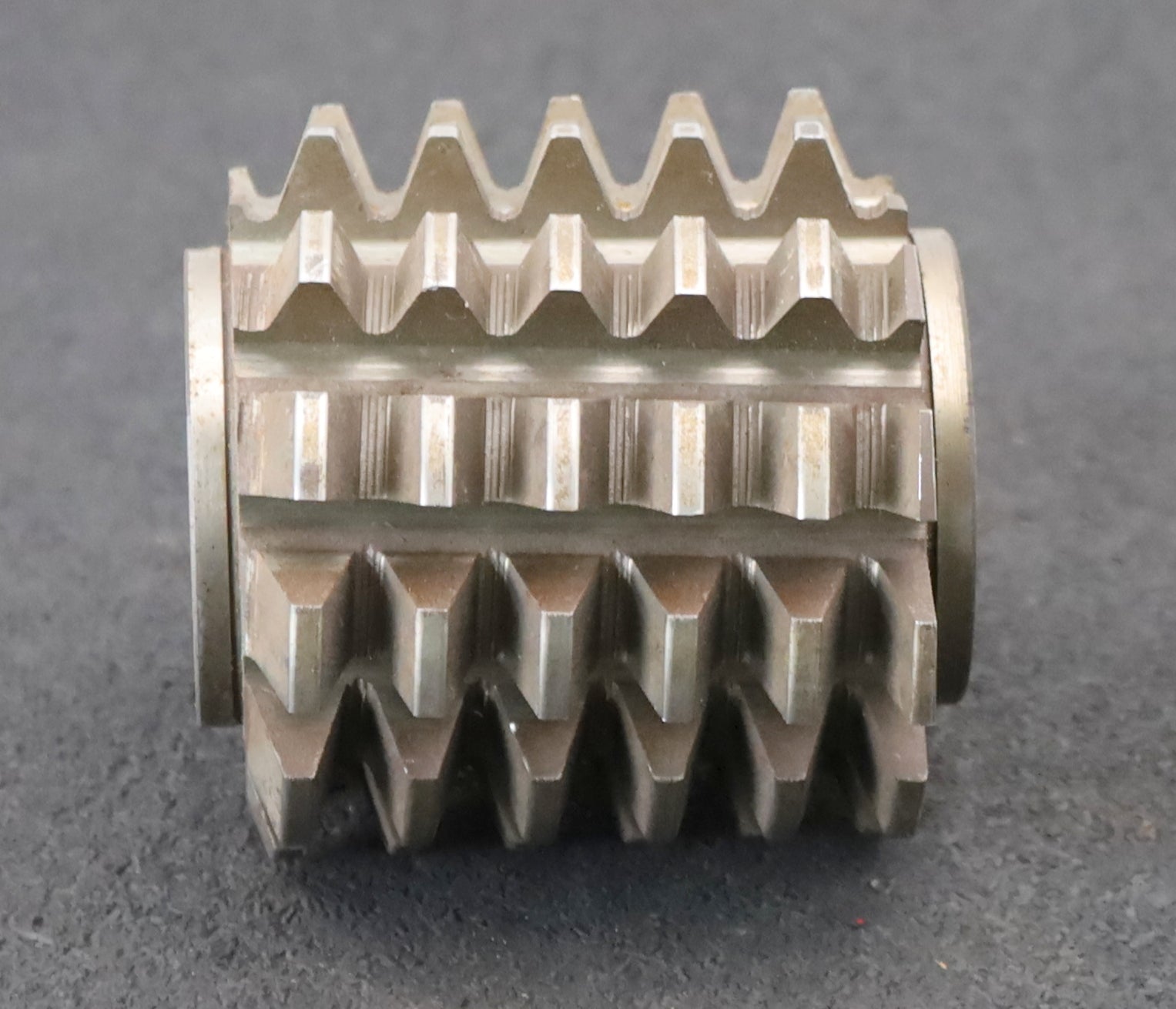 Bild des Artikels Zahnrad-Wälzfräser-gear-hob-m=-4,0mm-EGW-20°-Ø80x80xØ27mm-mit-LKN-1gg.-Links