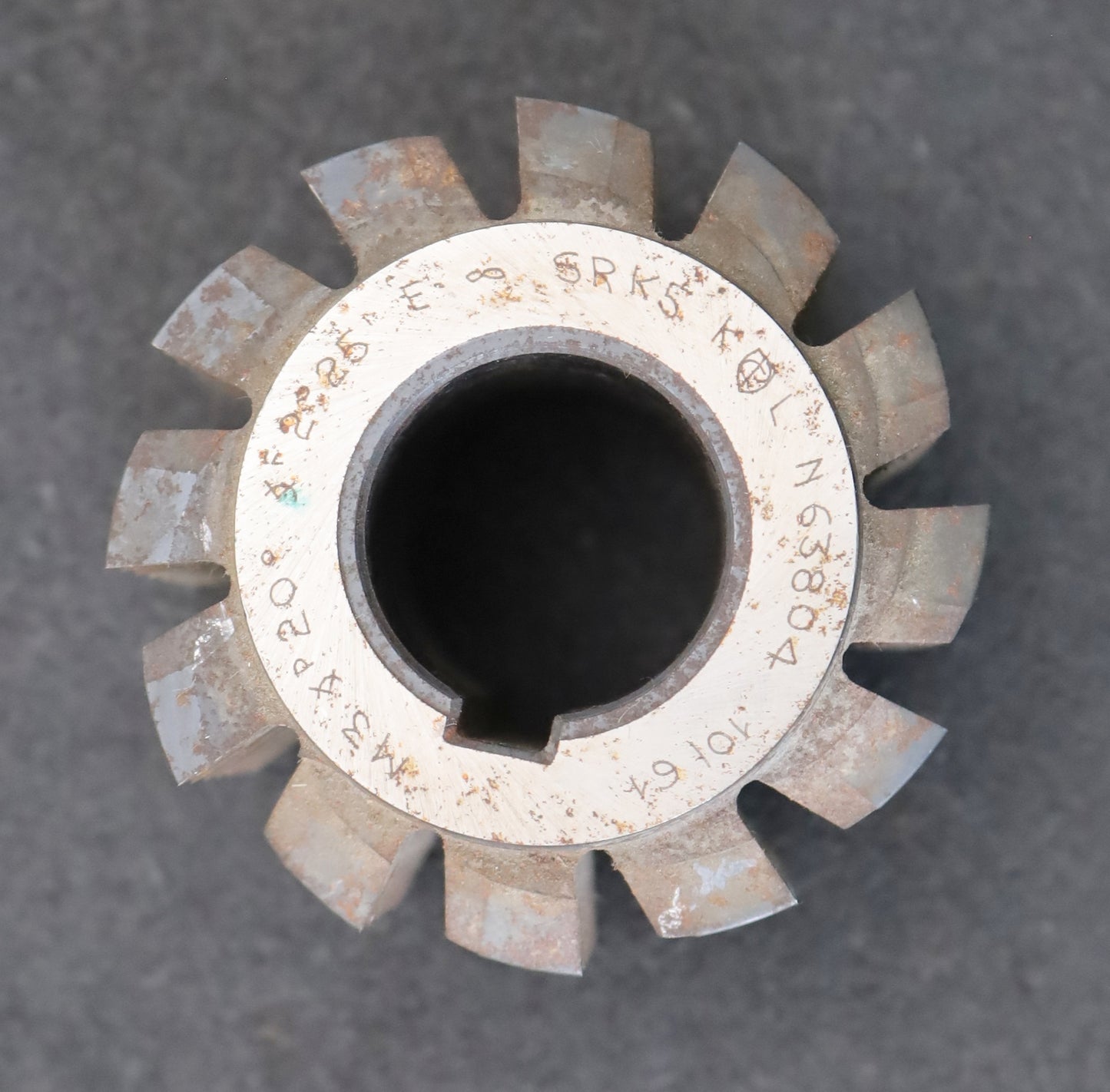 Bild des Artikels KL-Zahnrad-Wälzfräser-gear-hob-m=-3,0mm-EGW-20°-Ø81x70xØ32mm-mit-LKN-1gg.-Rechts