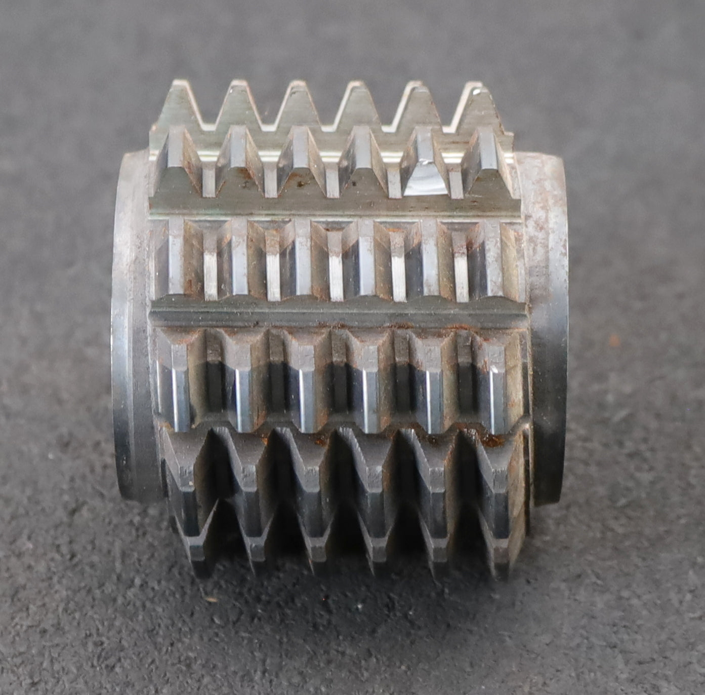 Bild des Artikels KL-Zahnrad-Wälzfräser-gear-hob-m=-3,0mm-EGW-20°-Ø81x70xØ32mm-mit-LKN-1gg.-Rechts