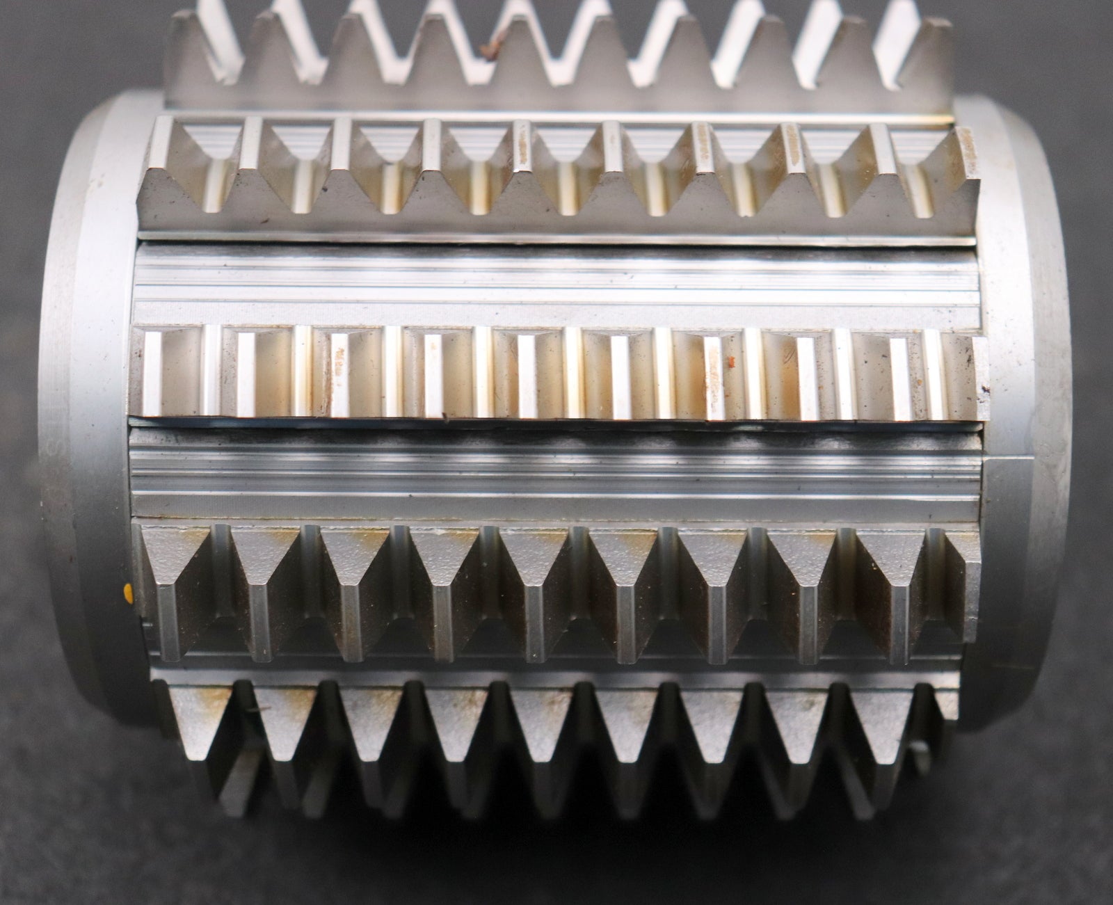 Bild des Artikels SAAZOR-Zahnrad-Wälzfräser-gear-hob-m=-3,0mm-20°-EGW-BPIII-nach-DIN-3972