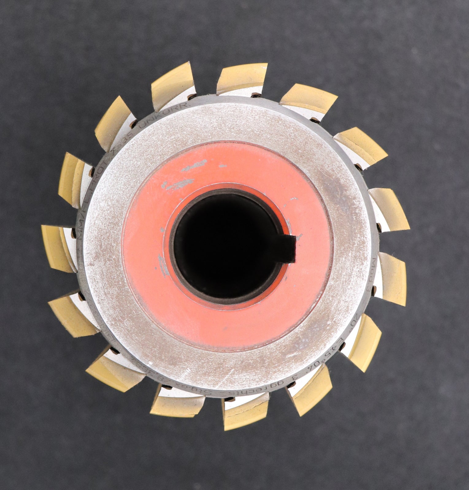 Bild des Artikels SAAZOR-Zahnrad-Wälzfräser-m=-3,0mm-EGW-20°-BPIII-nach-DIN-3972-Ø112x182xØ32mm