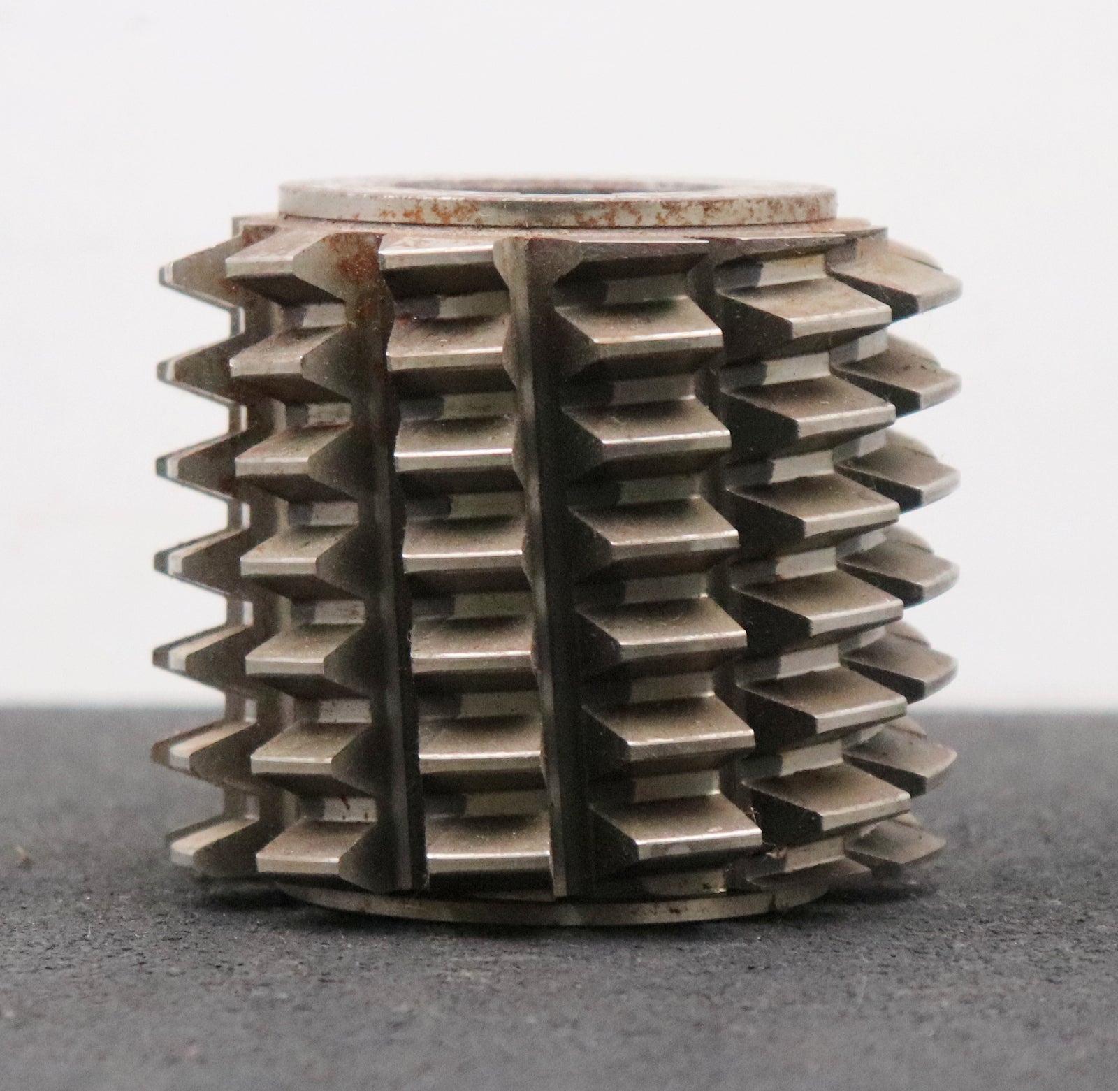 Bild des Artikels HENTZEN-Zahnrad-Wälzfräser-m=-3,0mm-EGW-20°-BPIII-nach-DIN-3972-Ø81x70xØ32mm