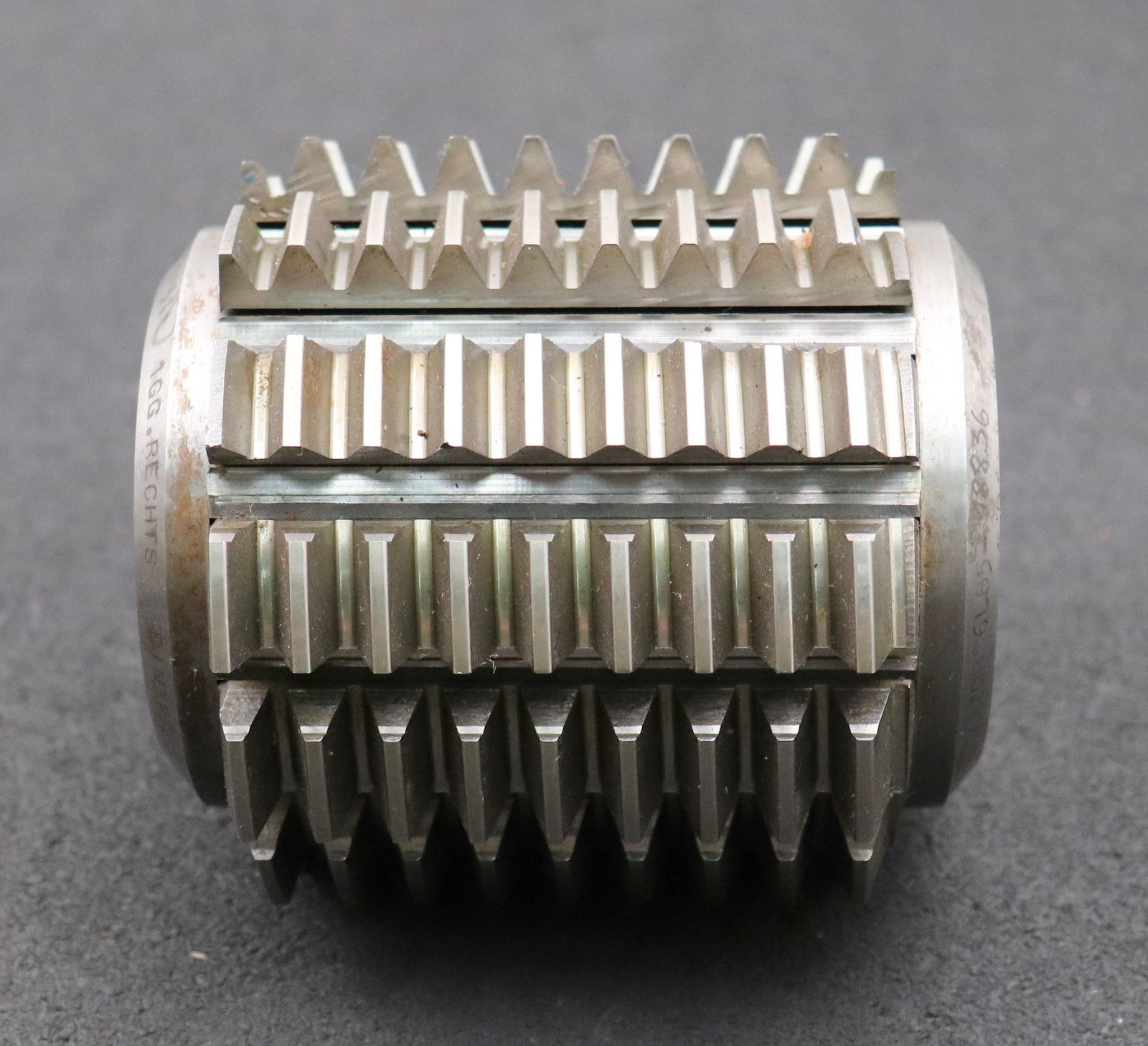 Bild des Artikels SAAZOR-Zahnrad-Wälzfräser-m=-3,0mm-EGW-20°-BPII-nach-DIN-3972-Ø103x106xØ32mm-LKN