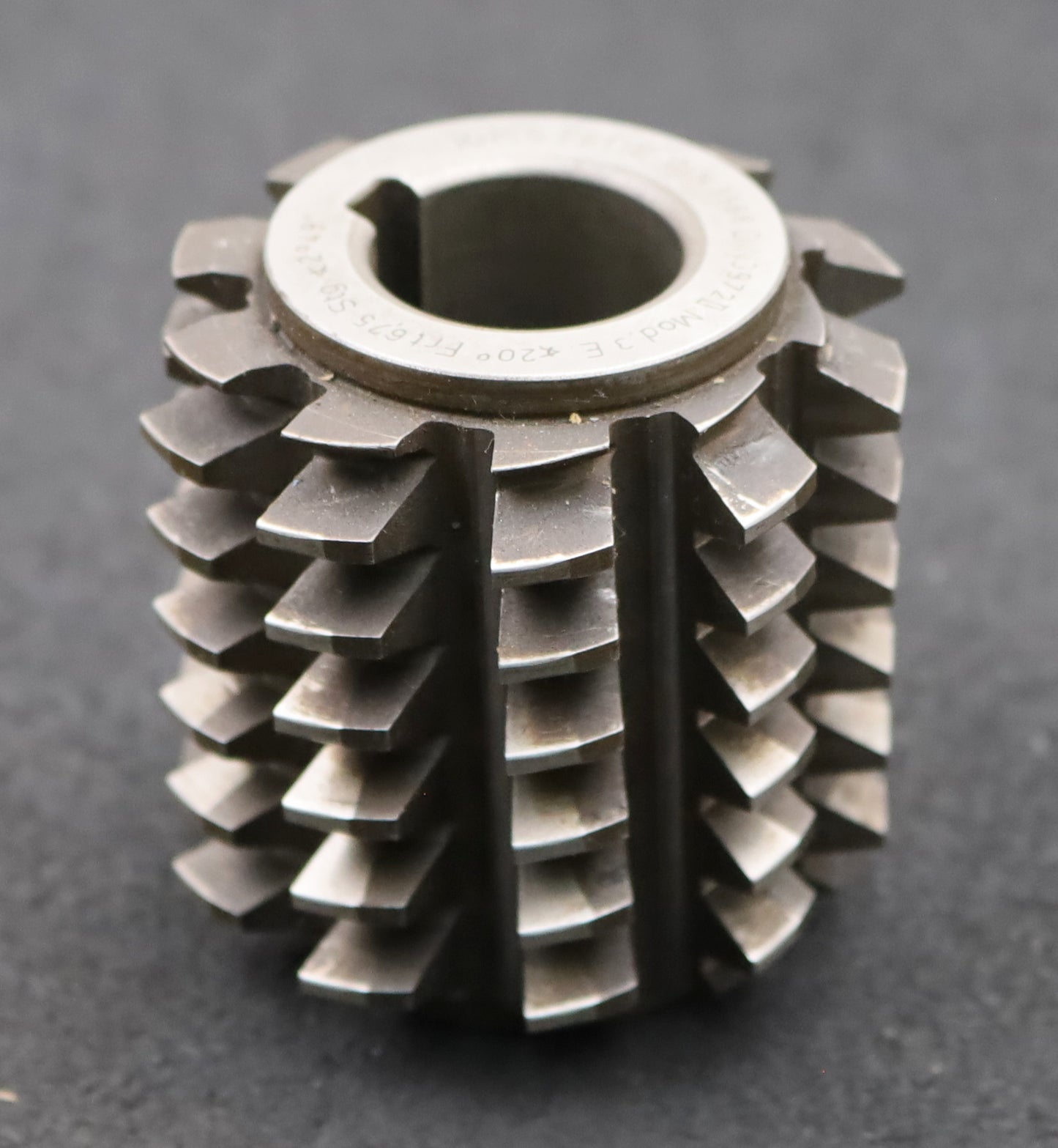 Bild des Artikels FETTE-Zahnrad-Wälzfräser-m=-3,0mm-EGW-20°-BPII-nach-DIN-3972-Ø90x71xØ27mm