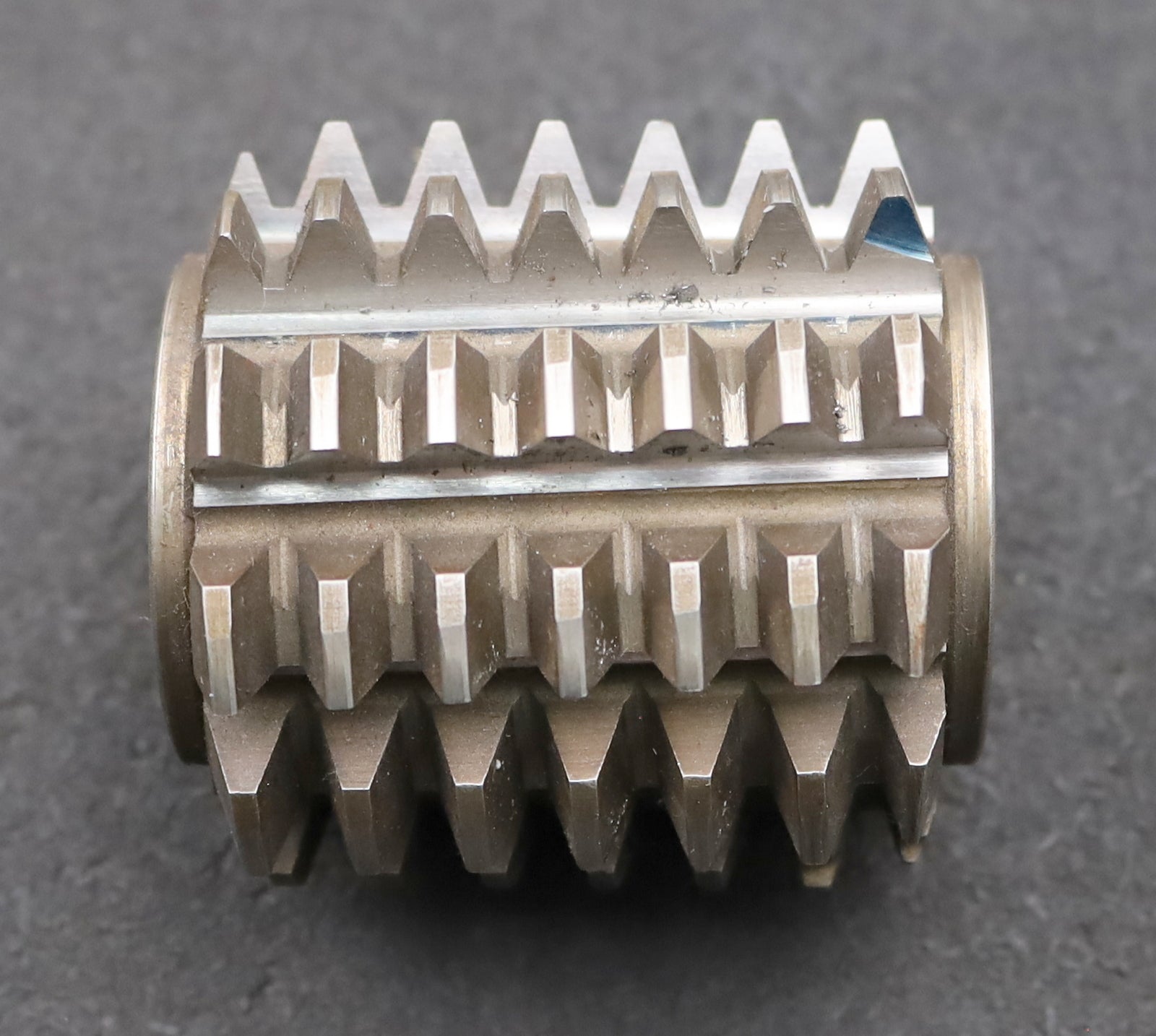 Bild des Artikels FETTE-Zahnrad-Wälzfräser-m=-3,0mm-EGW-20°-BPII-nach-DIN-3972-Ø90x71xØ27mm