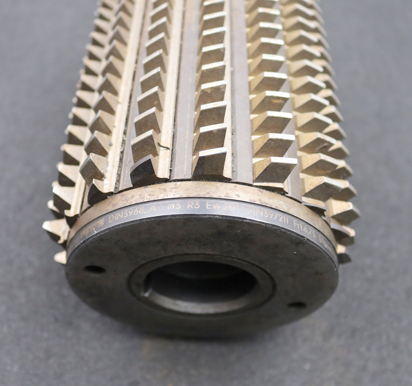 Bild des Artikels FETTE-Zahnrad-Wälzfräser-m=-3,0mm-EGW-20°-BPII-nach-DIN-3972-Ø185x120xØ40mm