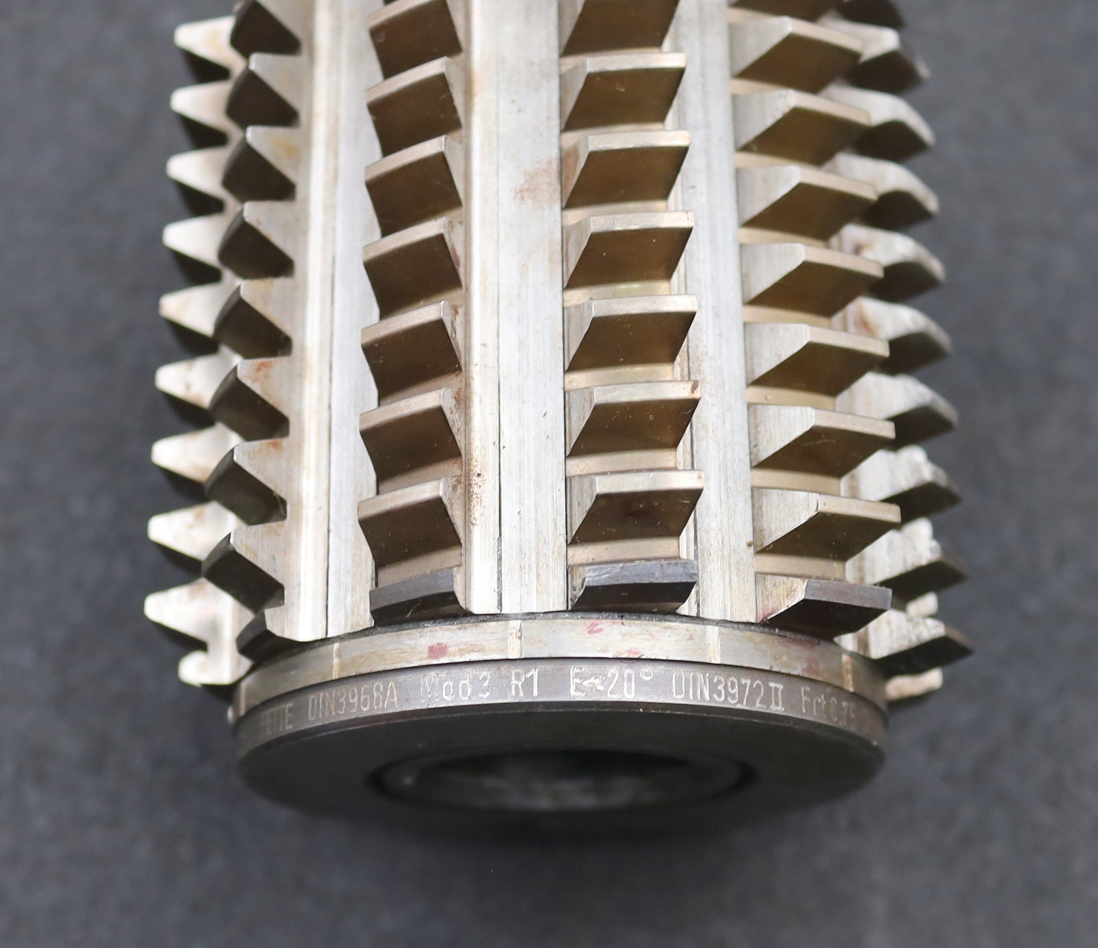 Bild des Artikels FETTE-Zahnrad-Wälzfräser-m=-3,0mm-EGW-20°-BPII-nach-DIN-3972-Ø98x110xØ32mm