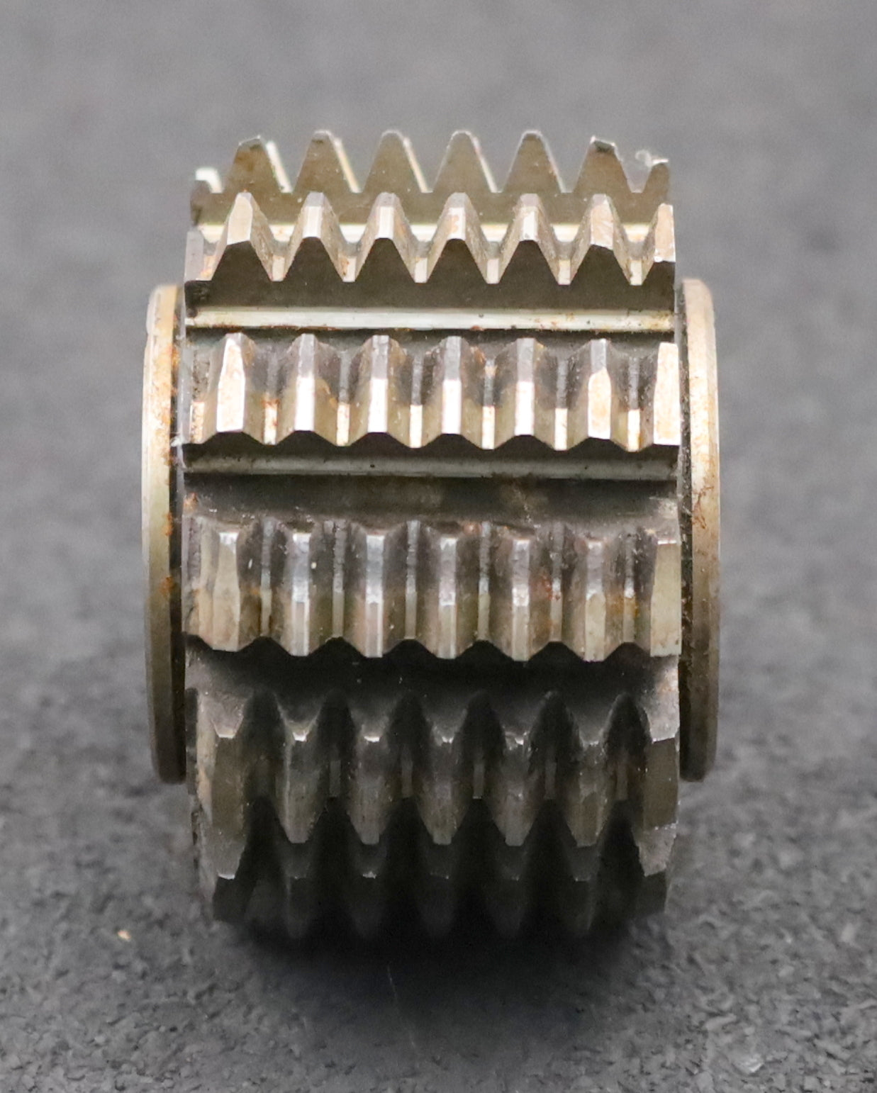 Bild des Artikels KLINGELNBERG-Zahnrad-Wälzfräser-m=-1,5mm-EGW-20°-BPII-nach-DIN-3972-Ø57x38xØ22mm