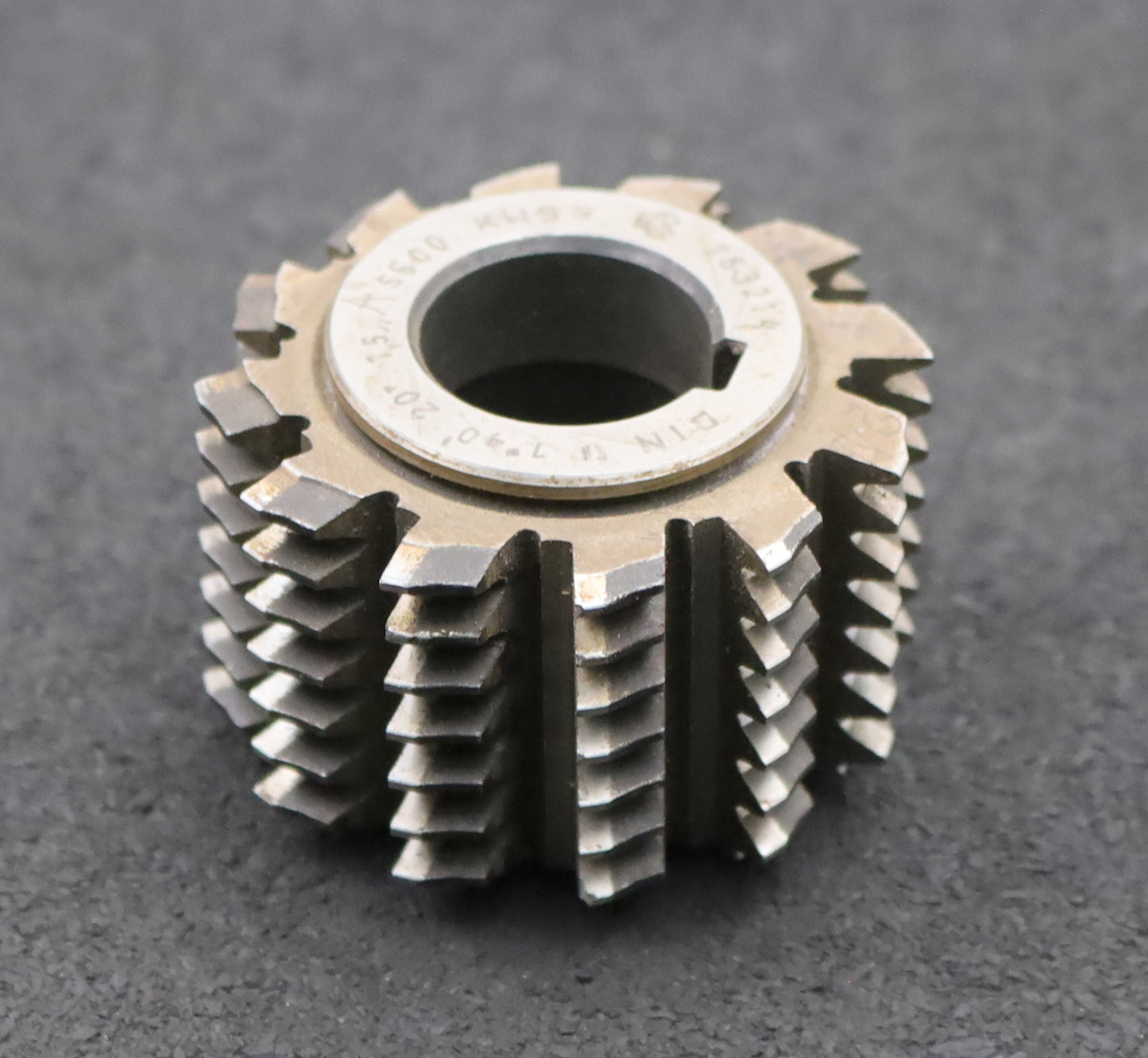 Bild des Artikels KLINGELNBERG-Zahnrad-Wälzfräser-m=-1,5mm-EGW-20°-BPII-DIN-3972-Ø57x38xØ22mm