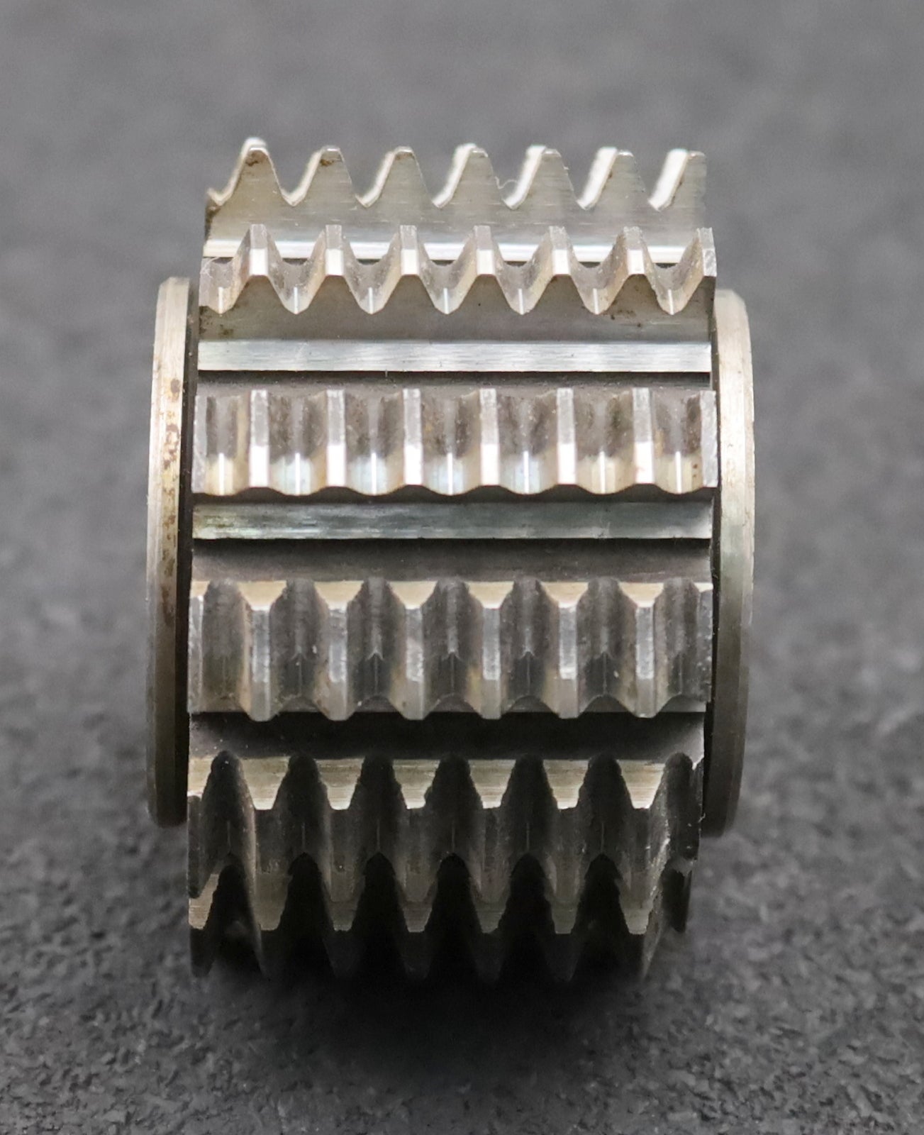 Bild des Artikels KLINGELNBERG-Zahnrad-Wälzfräser-m=-1,5mm-EGW-20°-BPII-DIN-3972-Ø57x38xØ22mm