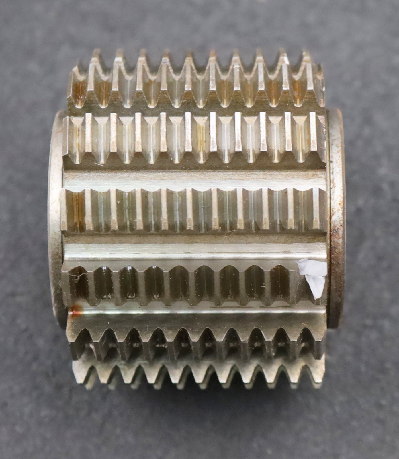 Bild des Artikels PWS-Zahnrad-Wälzfräser-m=-1,5mm-EGW-20°-BPII-nach-DIN-3972-Ø71x58xØ27mm-LKN