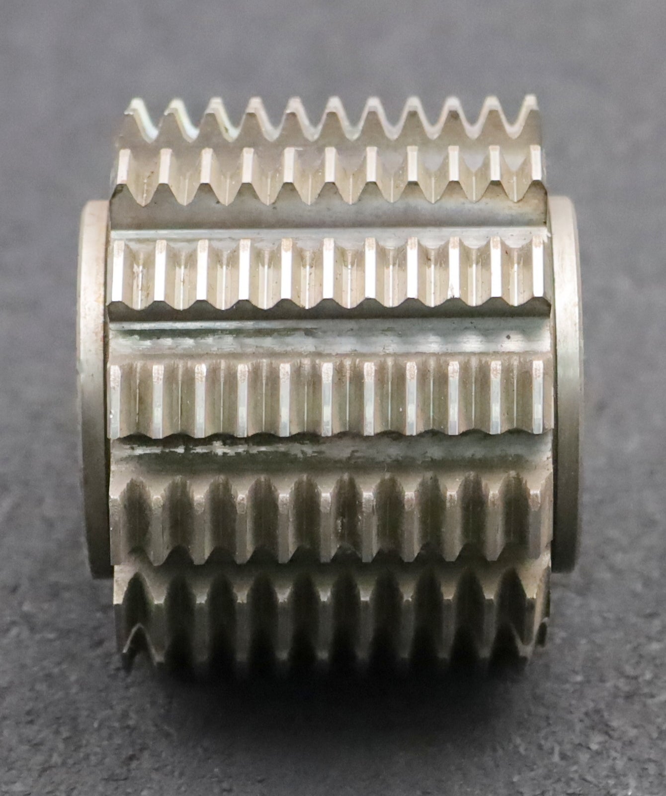 Bild des Artikels PWS-Zahnrad-Wälzfräser-m=-1,5mm-EGW-20°-BPII-DIN-3972-Ø71x58xØ27mm-LKN