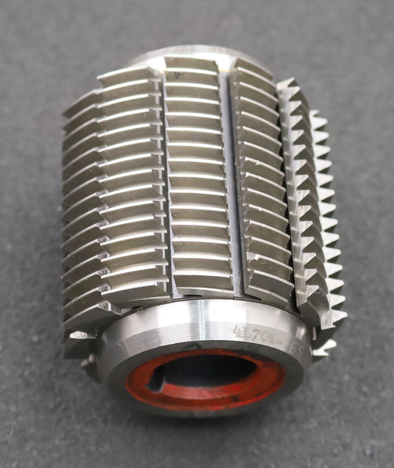 Bild des Artikels SAAZOR-Zahnrad-Wälzfräser-m=-1,5mm-EGW-20°-BPIII-nach-DIN-3972-Ø79x91xØ27mm