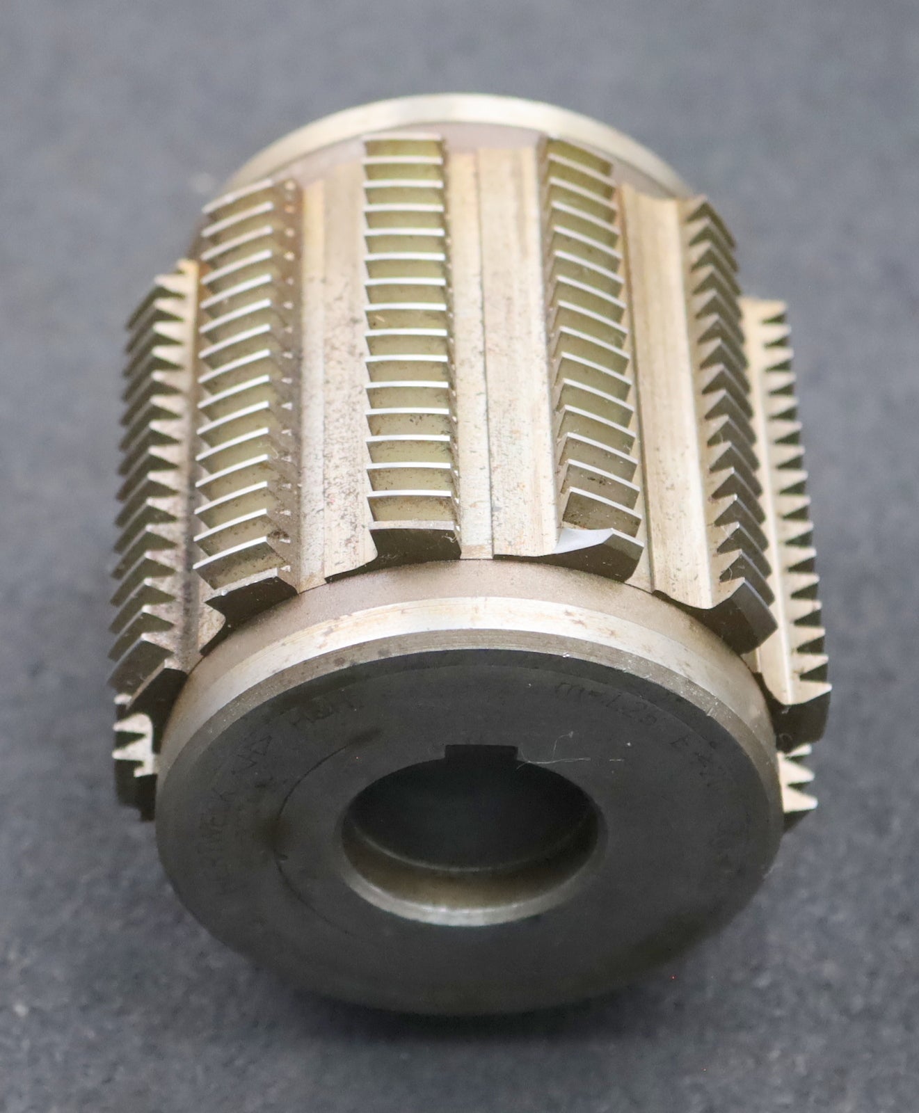 Bild des Artikels HERTWECK-Zahnrad-Wälzfräser-m=-1,25mm-EGW-20°-BPIII-nach-DIN-3972-Ø82x85xØ27mm