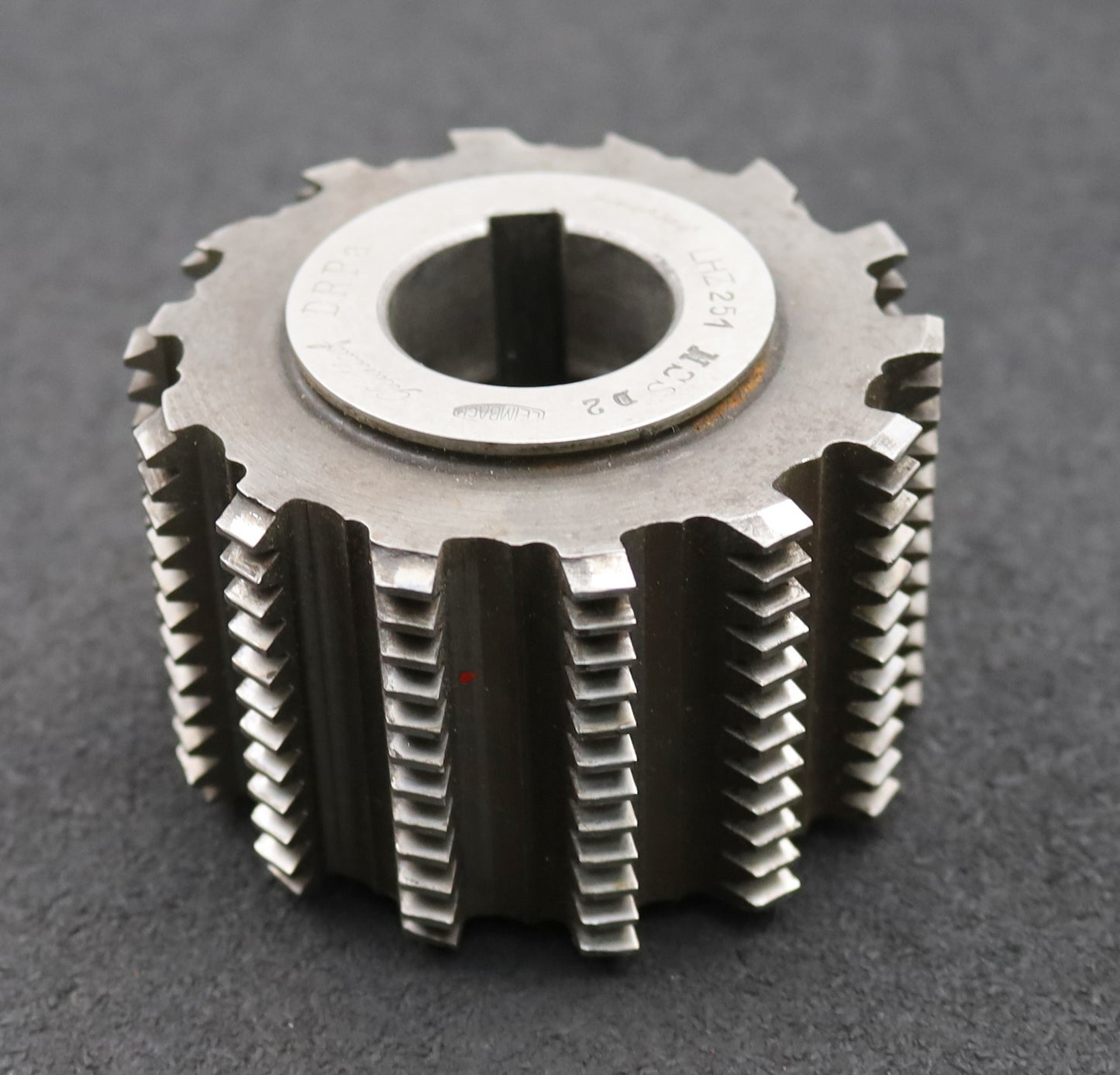 Bild des Artikels LEIMBACH-Zahnrad-Wälzfräser-m=-1,5mm-EGW-20°-Ø94x62xØ32mm-mit-LKN-1gg.-Rechts