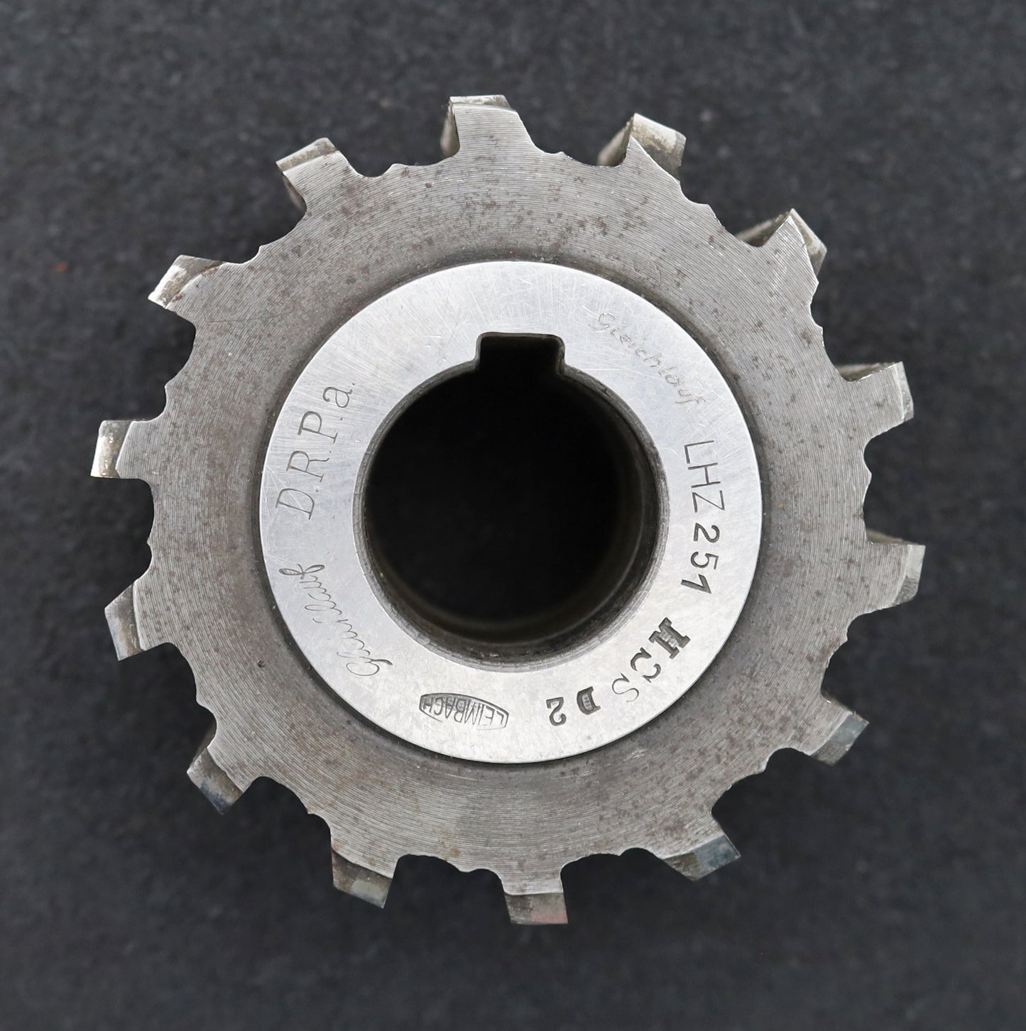 Bild des Artikels LEIMBACH-Zahnrad-Wälzfräser-m=-1,5mm-EGW-20°-Ø94x62xØ32mm-mit-LKN-1gg.-Rechts