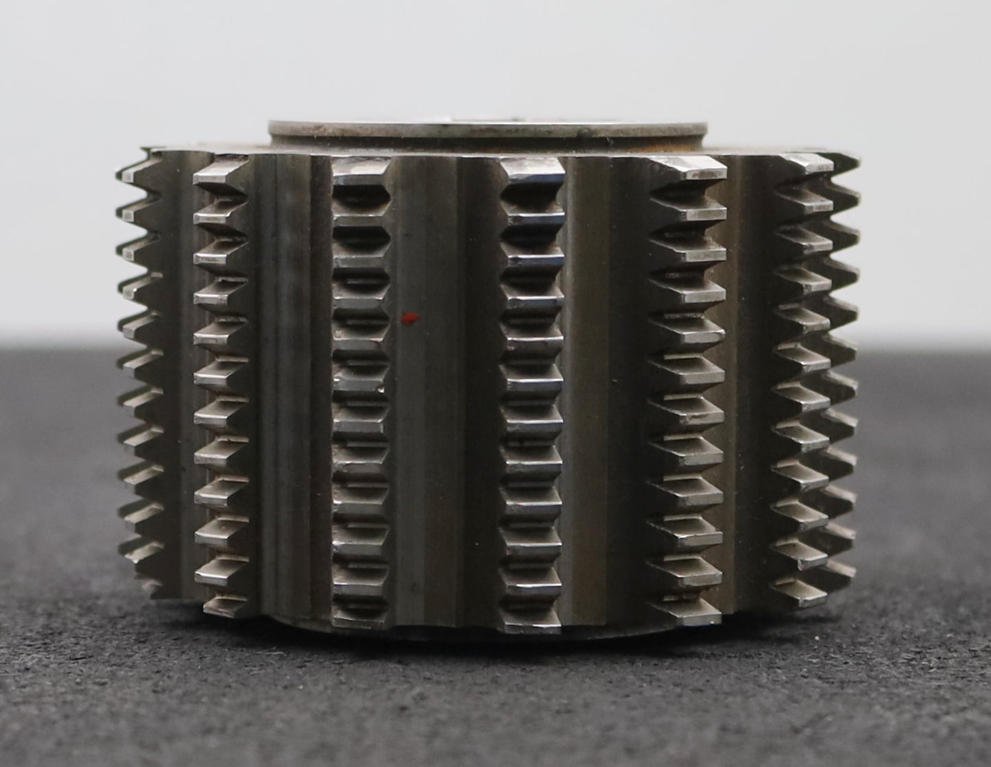 Bild des Artikels LEIMBACH-Zahnrad-Wälzfräser-m=-1,5mm-EGW-20°-Ø94x62xØ32mm-mit-LKN-1gg.-Rechts