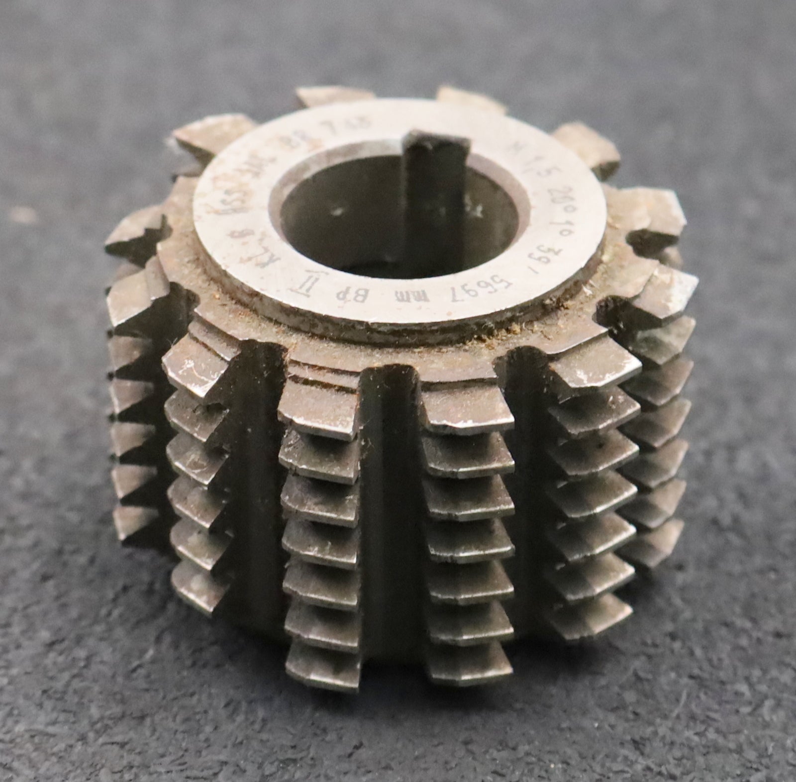 Bild des Artikels Zahnrad-Wälzfräser-m=-1,5mm-EGW-20°-BPII-nach-DIN-3972-Ø56x39xØ22mm-mit-LKN