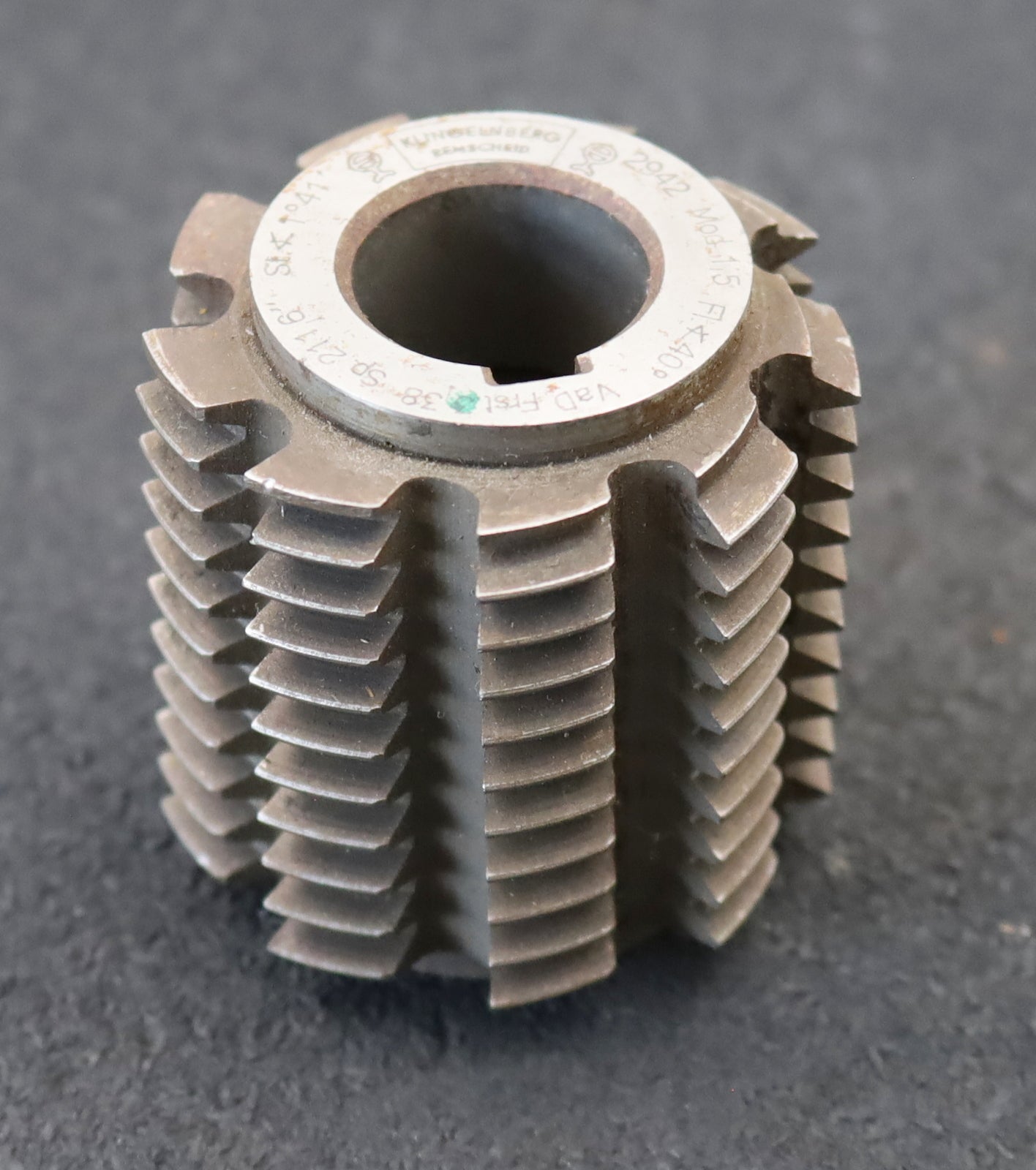 Bild des Artikels KLINGELNBERG-Zahnrad-Wälzfräser-m=-1,5mm-EGW-20°-BPIII-DIN-3972-Ø54x58xØ22mm